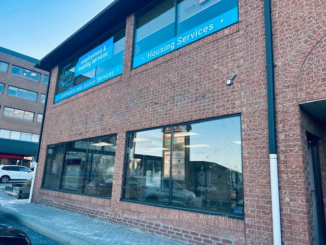 114 Dundas Street E 102b, Whitby, On L1n 2h7