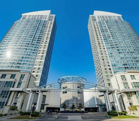 38 Lee Centre Drive 1502, Toronto, On M1h 3k2