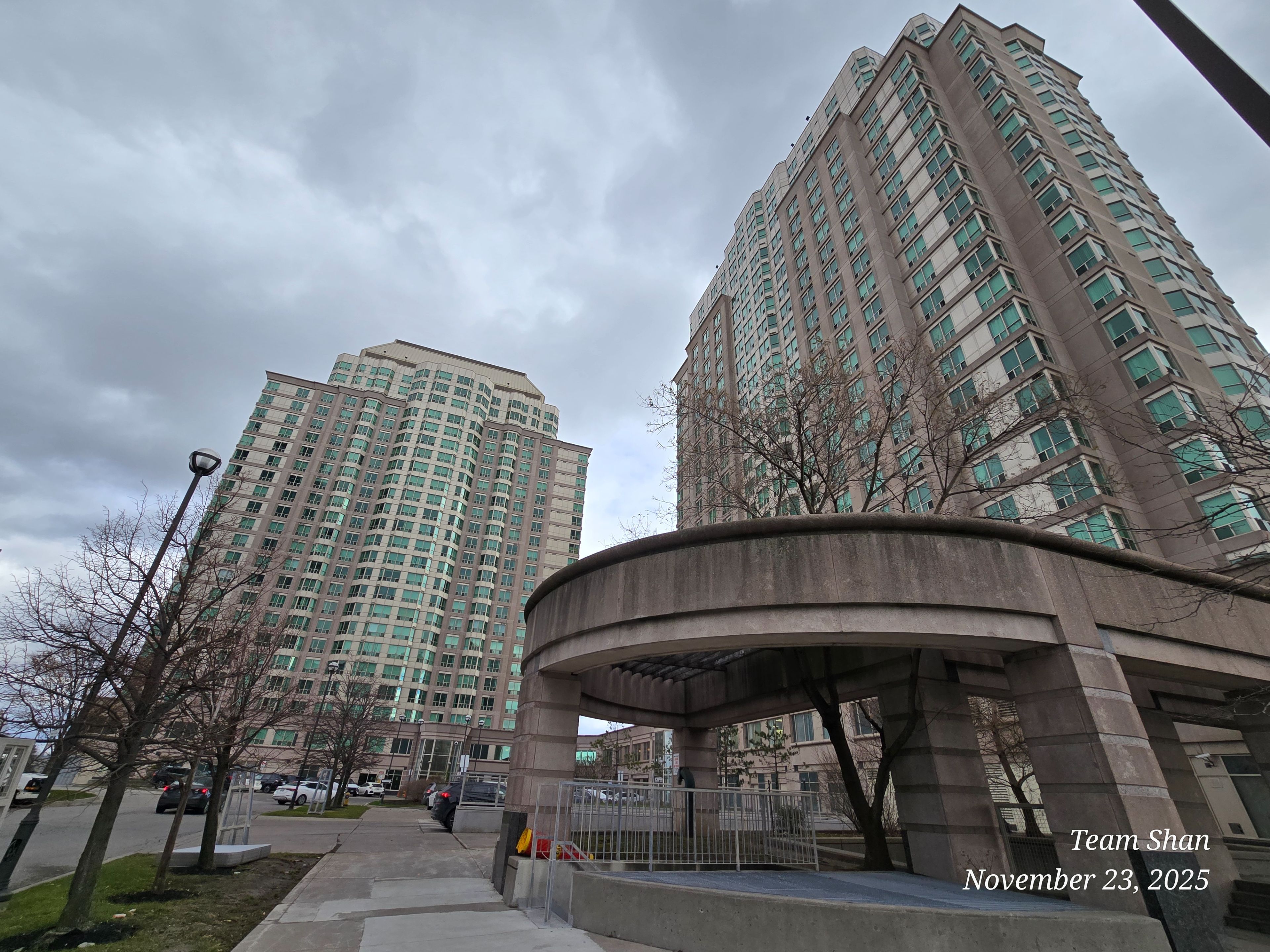 1 Lee Centere Drive Ph302, Toronto, On M1h 3j2