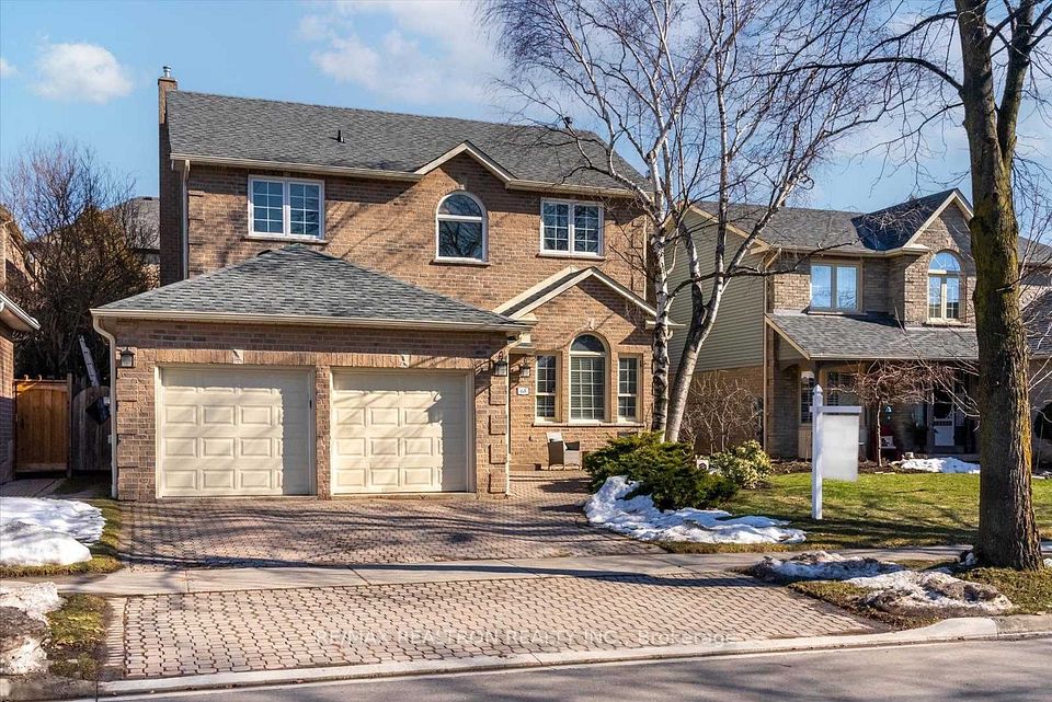 68 Flint Crescent Upper, Whitby, On L1r 1j8