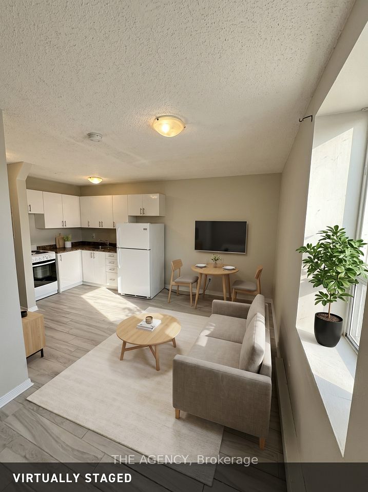45 King Avenue W 9, Clarington, On L1b 1h2