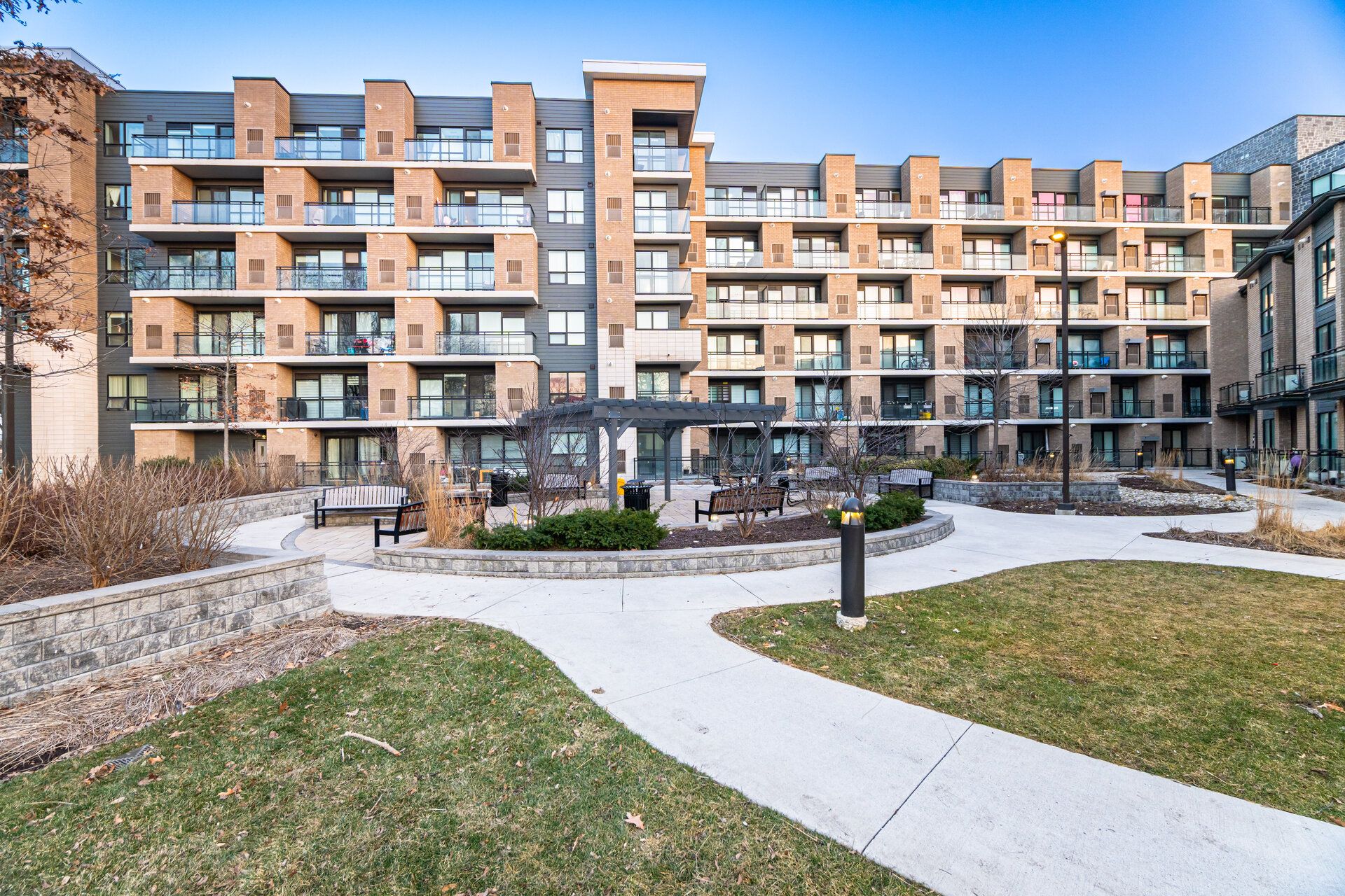 1 Falaise Road 424, Toronto, On M1e 0b9