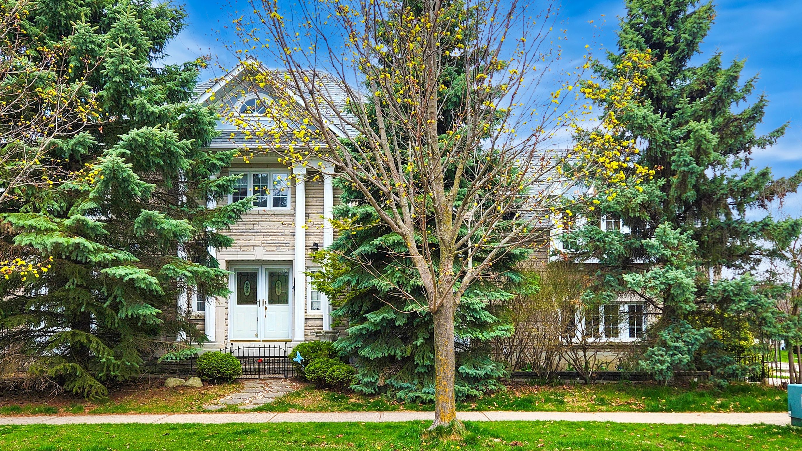 24 Todd Road, Ajax, On L1t 4c6