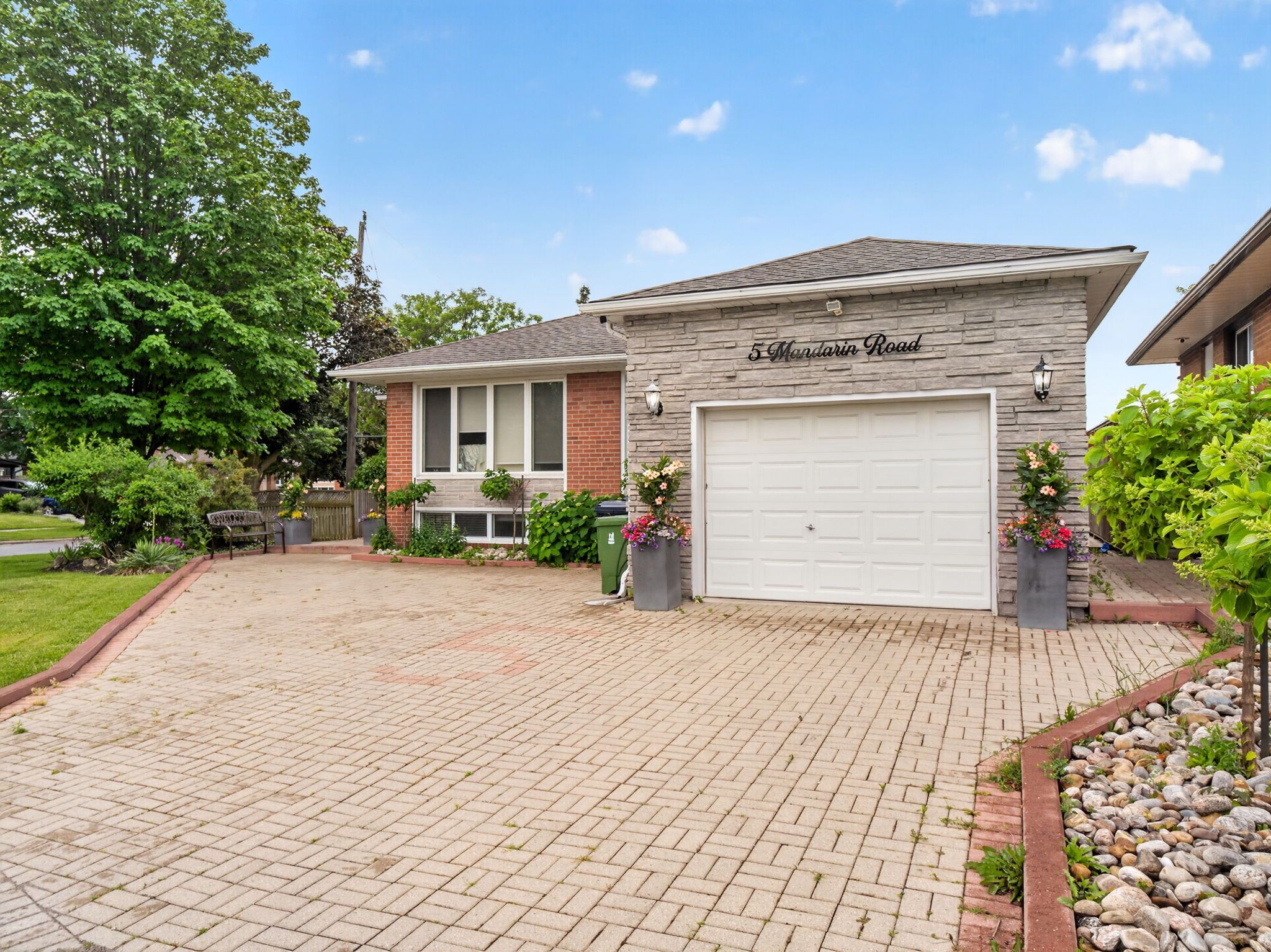 5 Mandarin Road, Toronto, On M1m 1w2