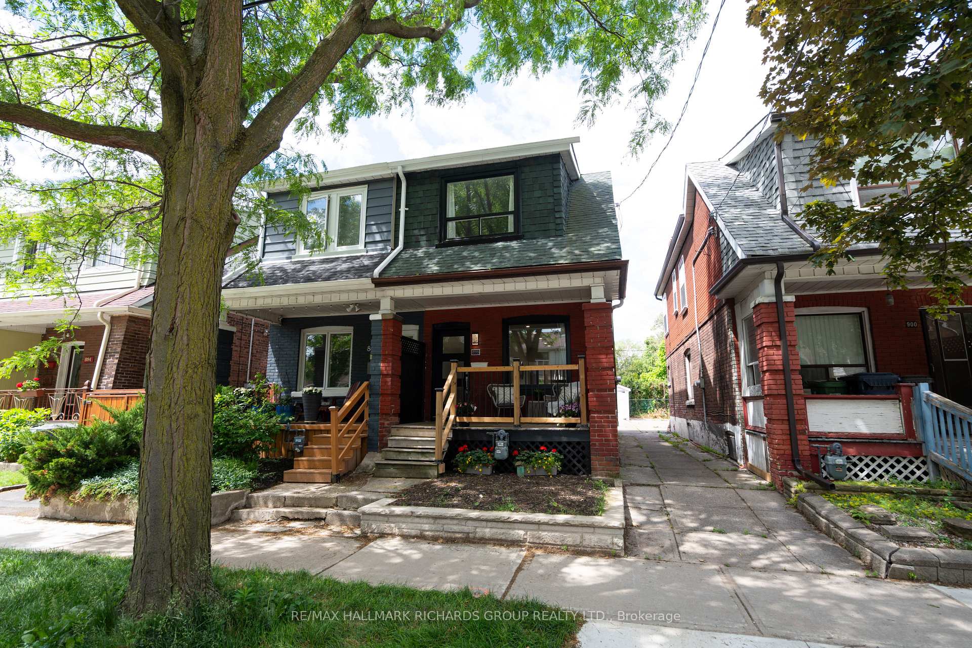 898 Greenwood Avenue, Toronto, On M4j 4b8
