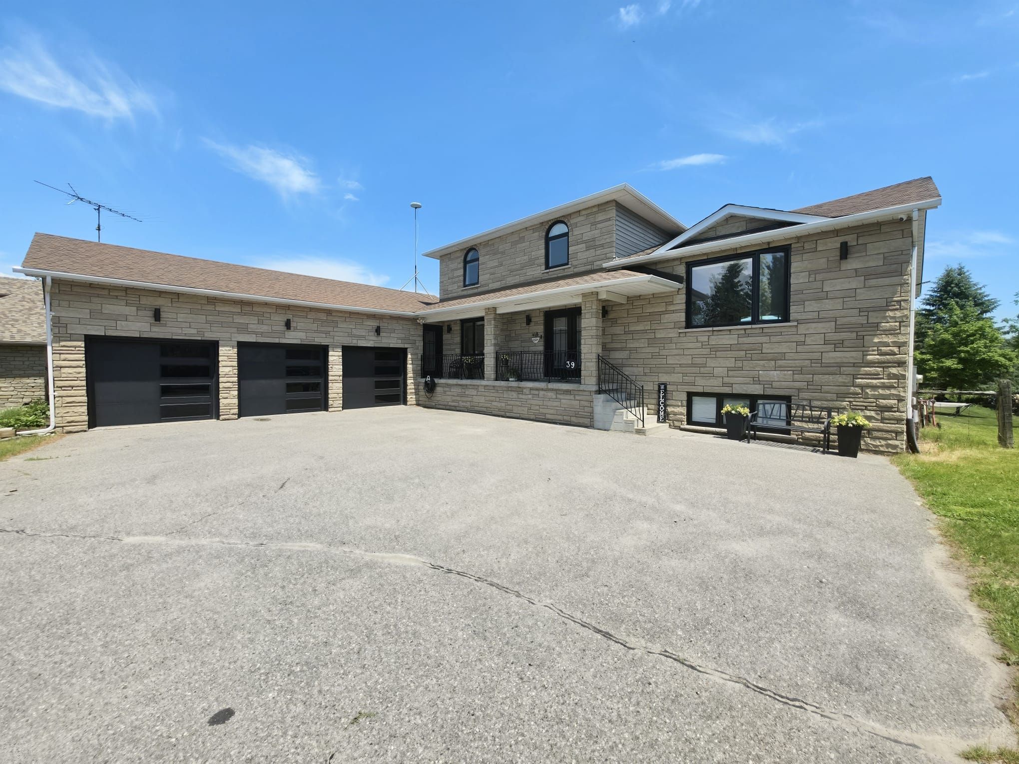 39 King Lane, Clarington, On L0b 1j0
