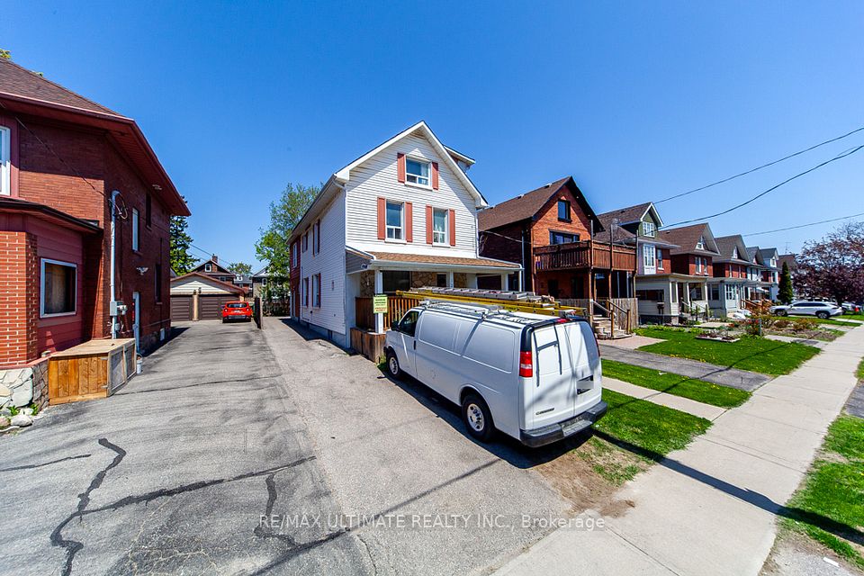 128 Elgin Street E, Oshawa, On L1g 1t3