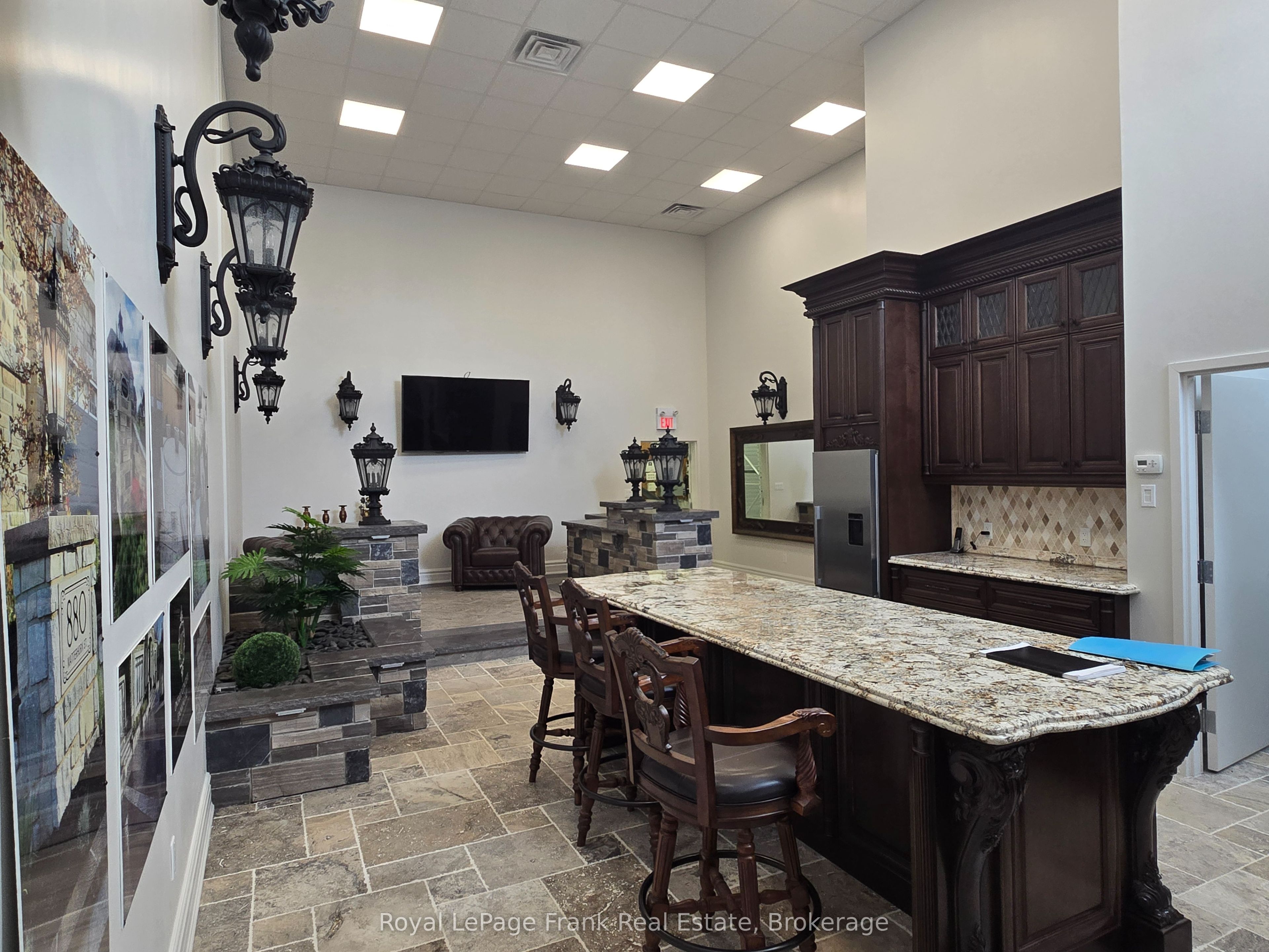 1472 Thornton Road N A2, Oshawa, On L1h 7k4