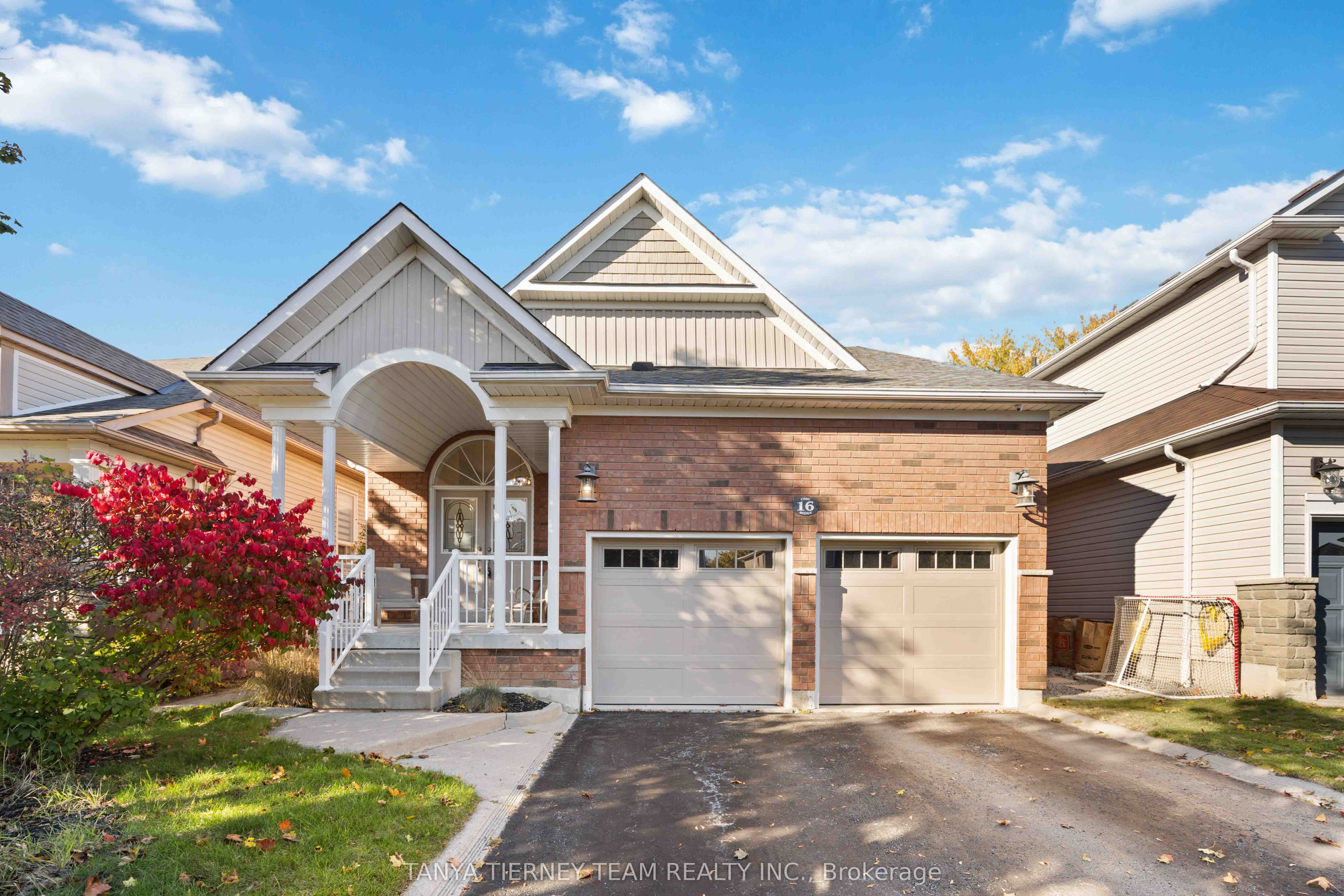 16 Cody Avenue, Whitby, On L1m 1k8
