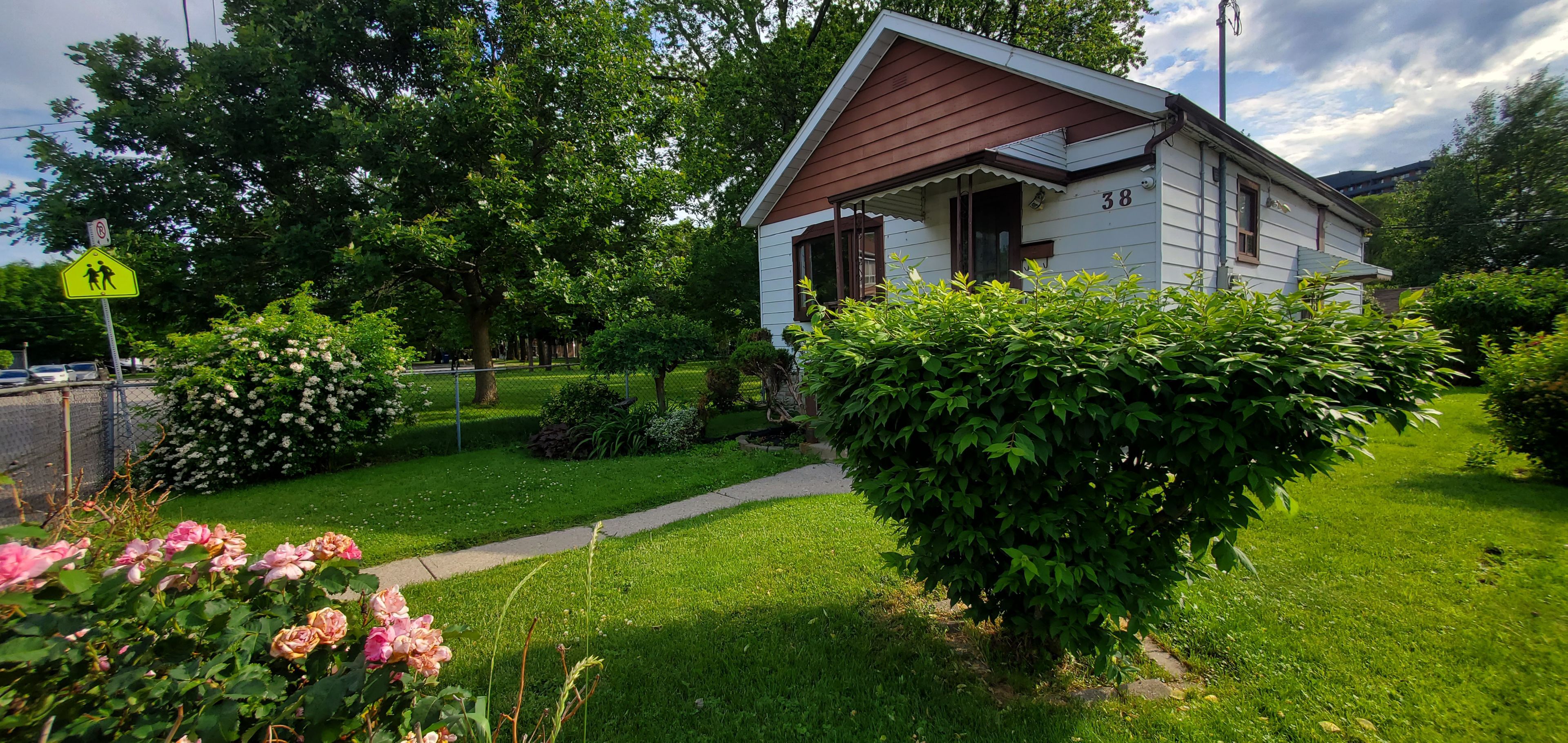 38 Madelaine Avenue, Toronto, On M1l 2x7