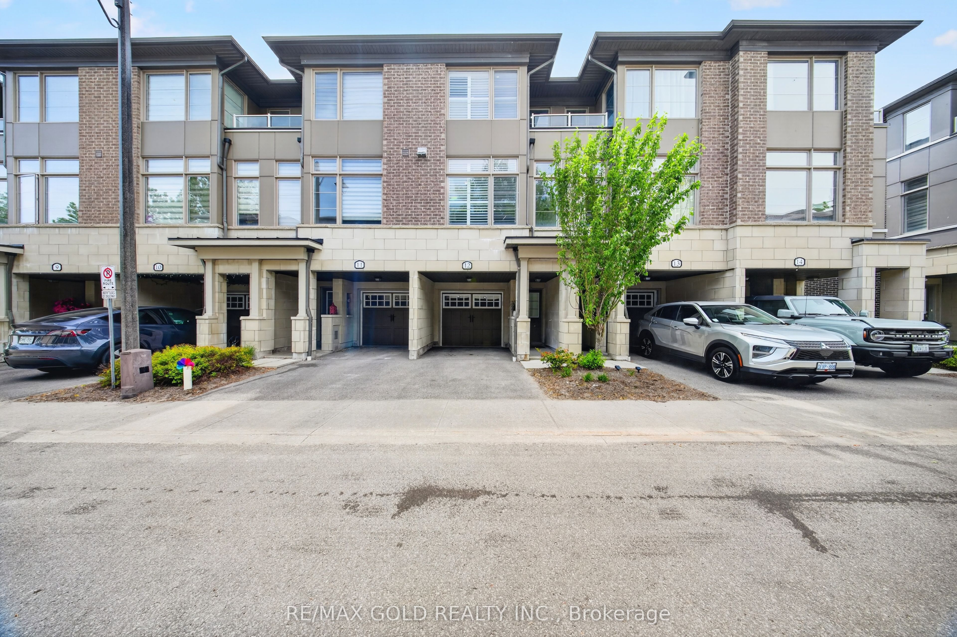 384 Arctic Red Drive 12, Oshawa, On L1l 0m5