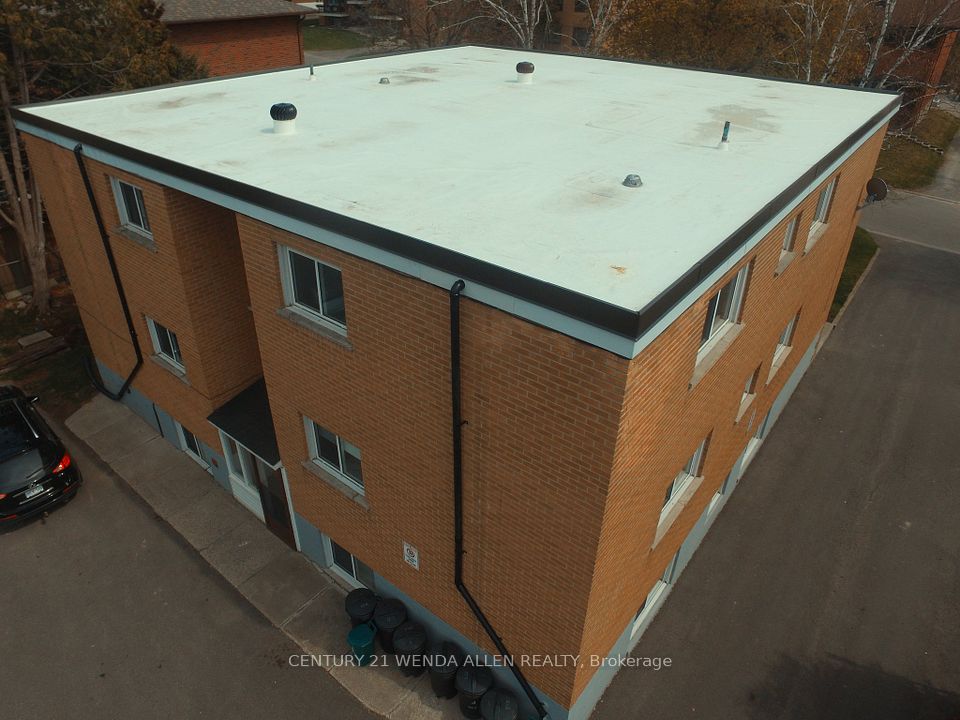 558 Lansdowne Drive, Oshawa, On L1g 1w3