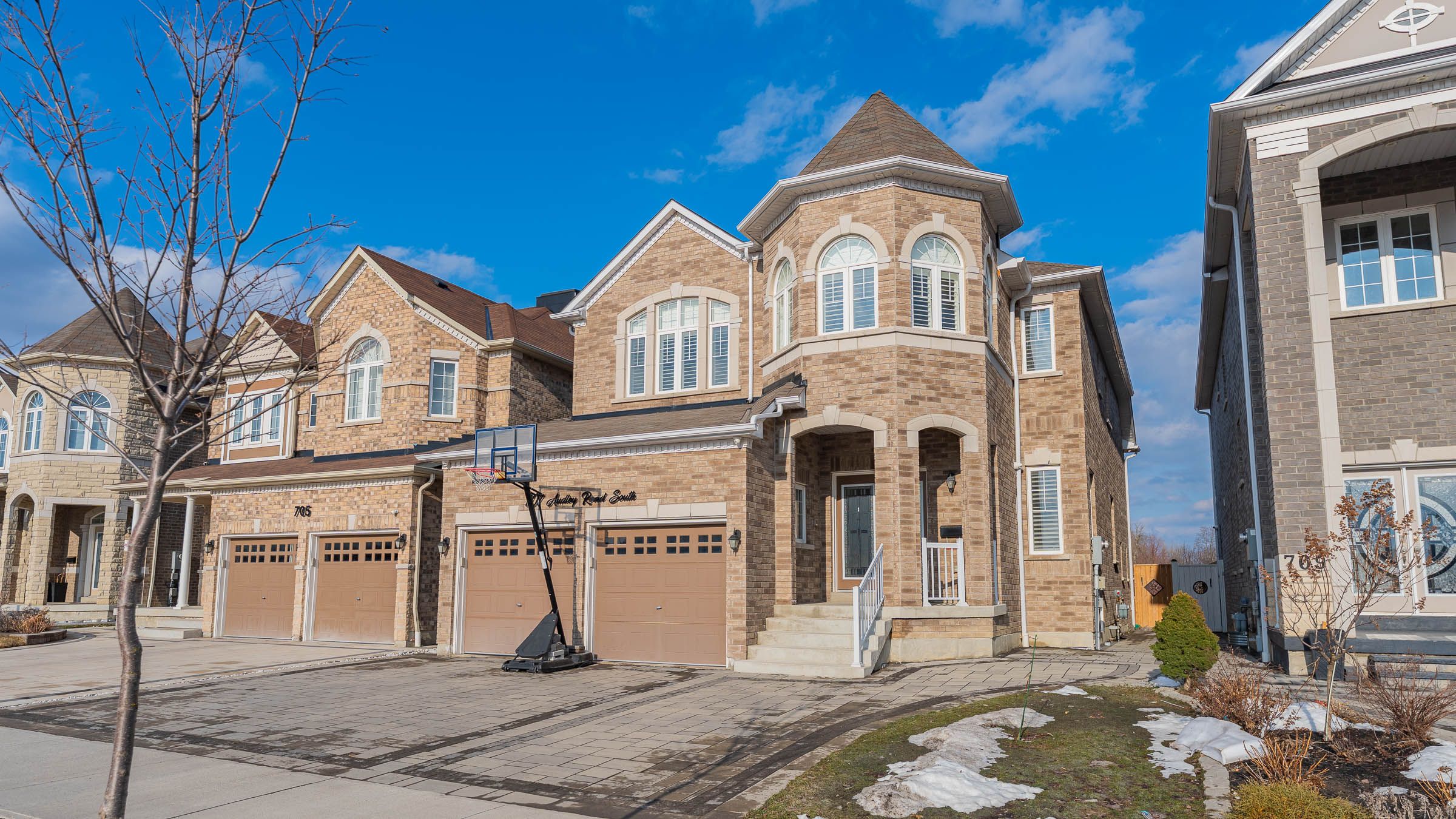 707 Audley Road S, Ajax, On L1z 0t7