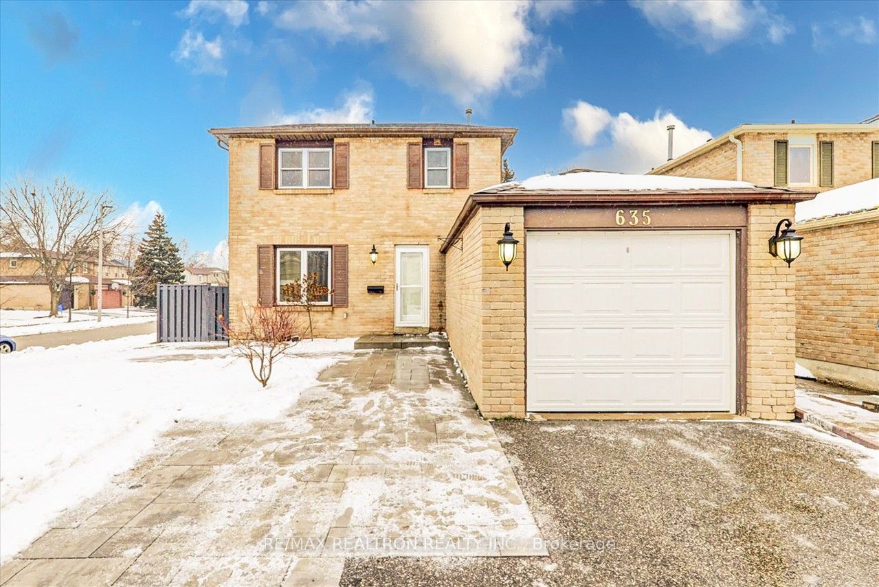 635 Beckworth Square Bsmt, Pickering, On L1v 3x3
