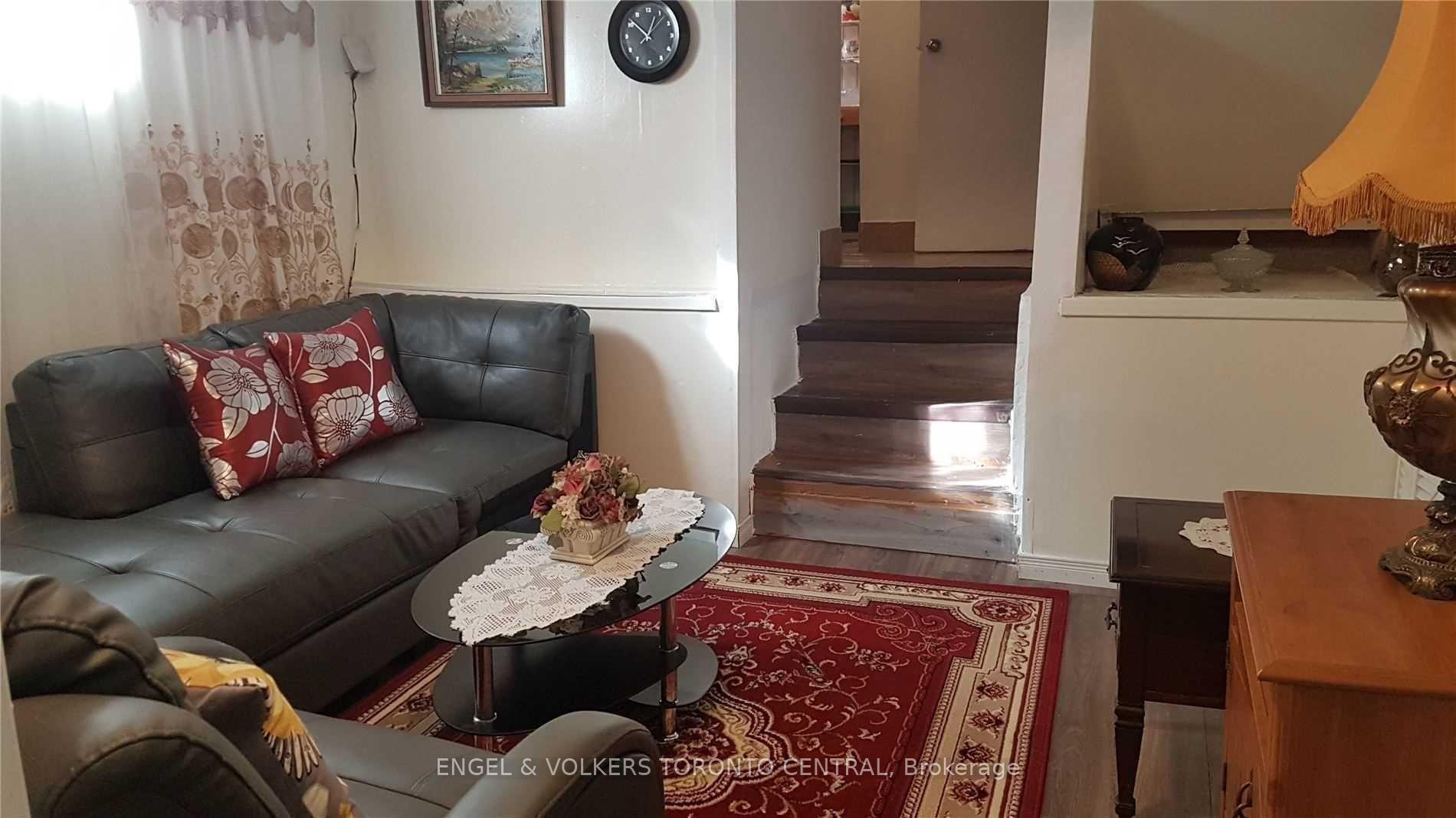 9 Shademaster Court Bsmt, Toronto, On M1b 1y5