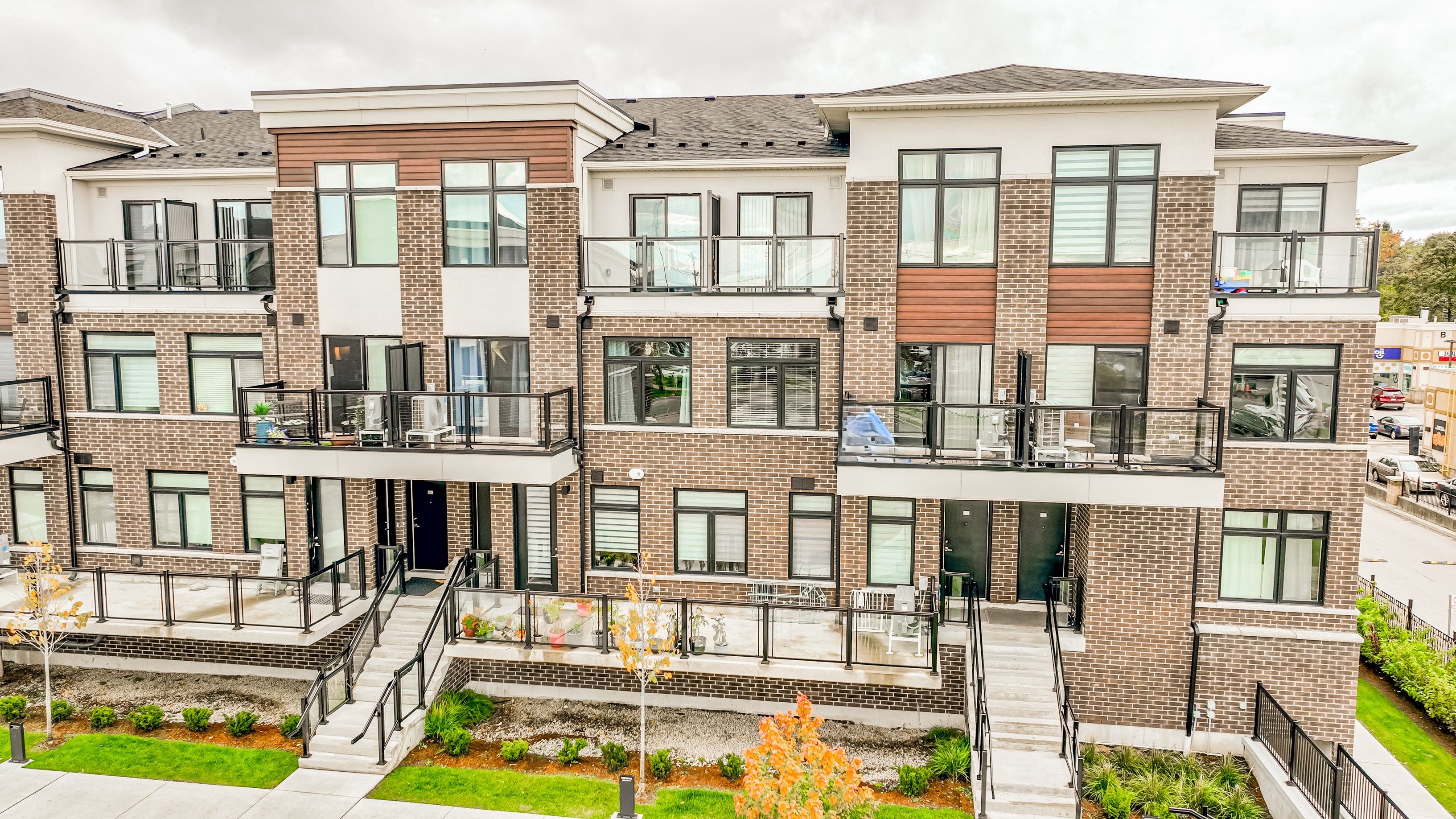 755 Omega Drive 218, Pickering, On L1v 0h1