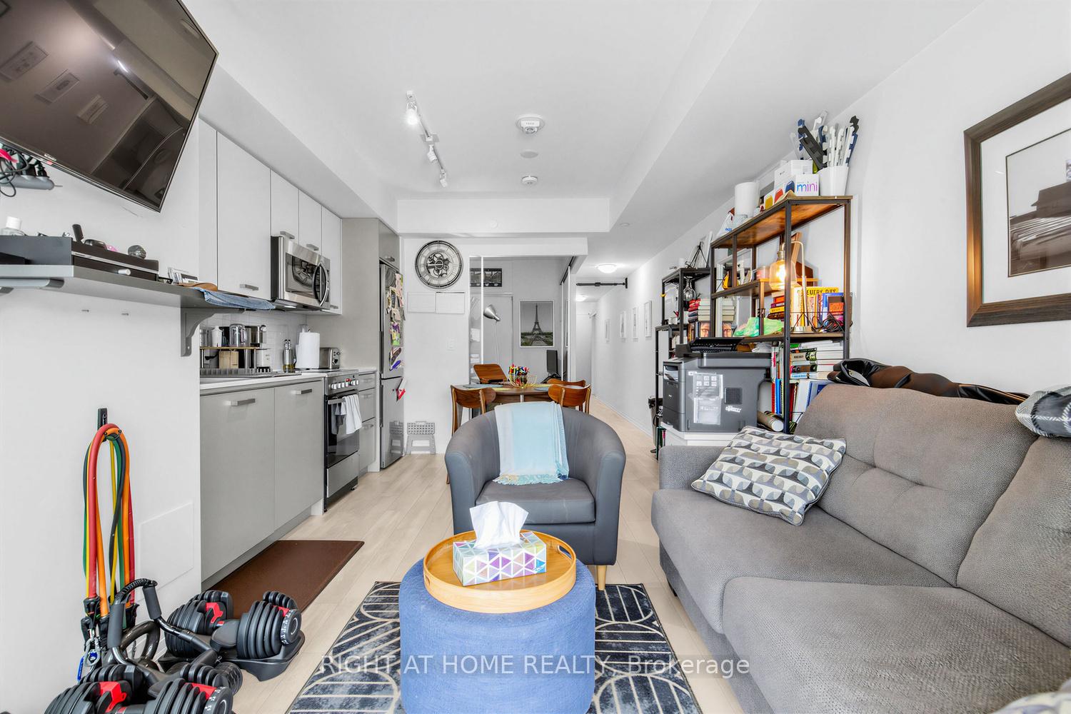 1630 Queen Street E 211, Toronto, On M4l 0b3