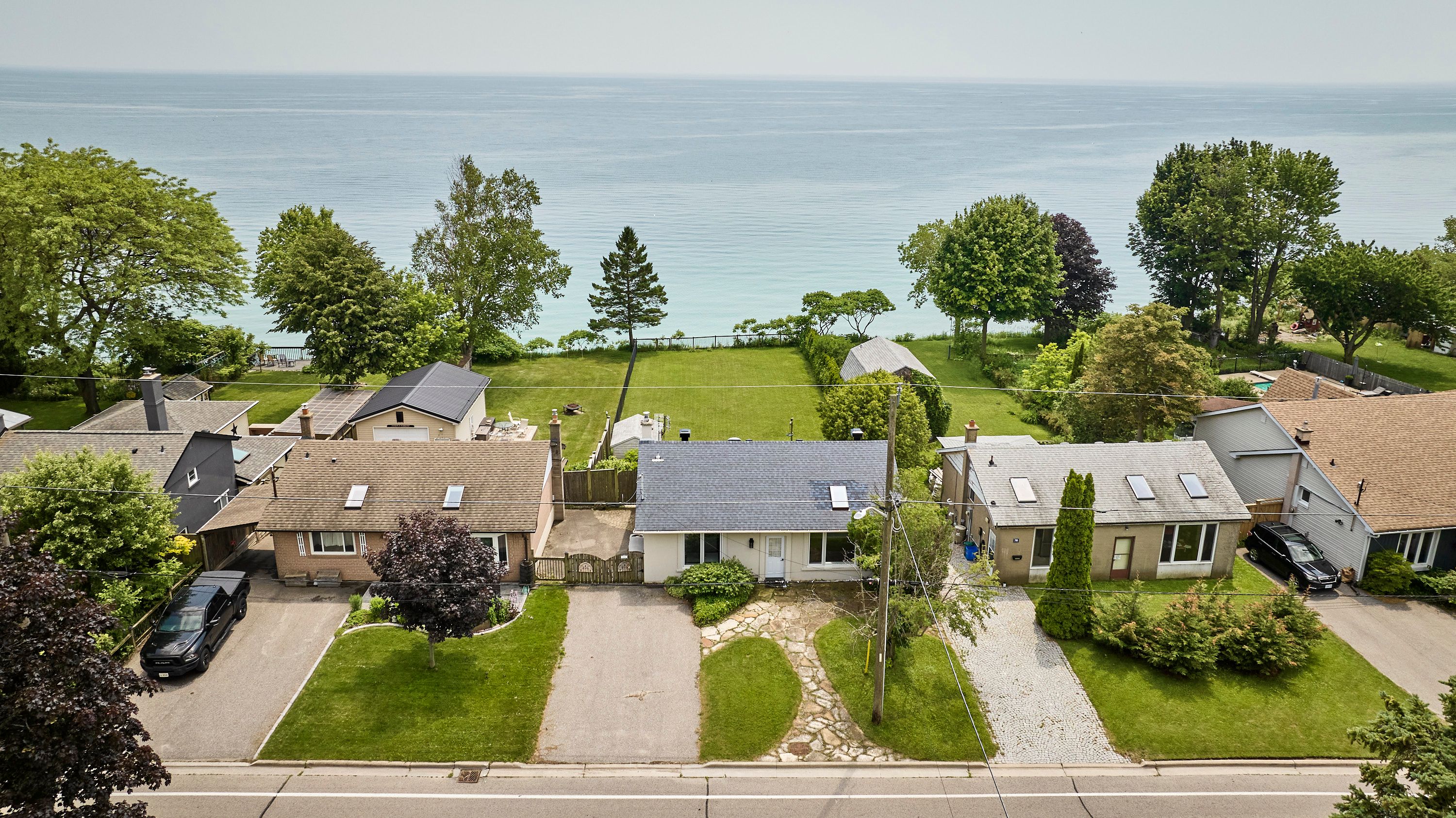 791 Stone Street, Oshawa, On L1j 1a4
