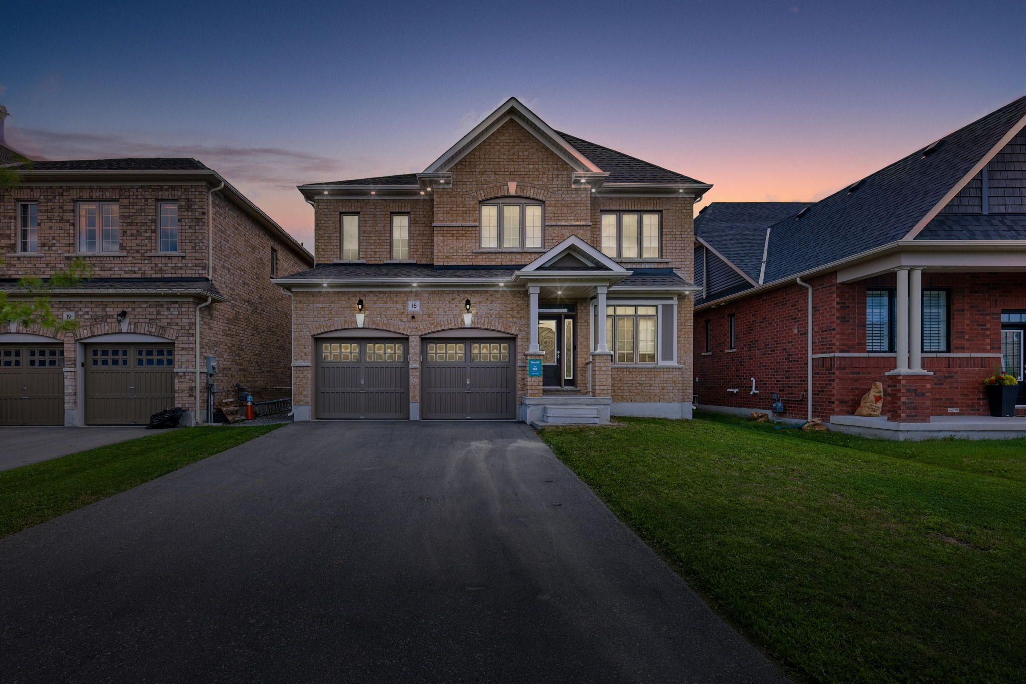 15 Douglas Kemp Crescent, Clarington, On L1c 7e3