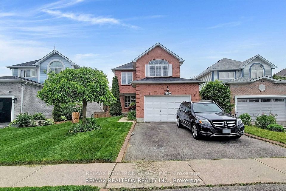 1250 Dartmoor Street #Lower, Oshawa, On L1k 2k2