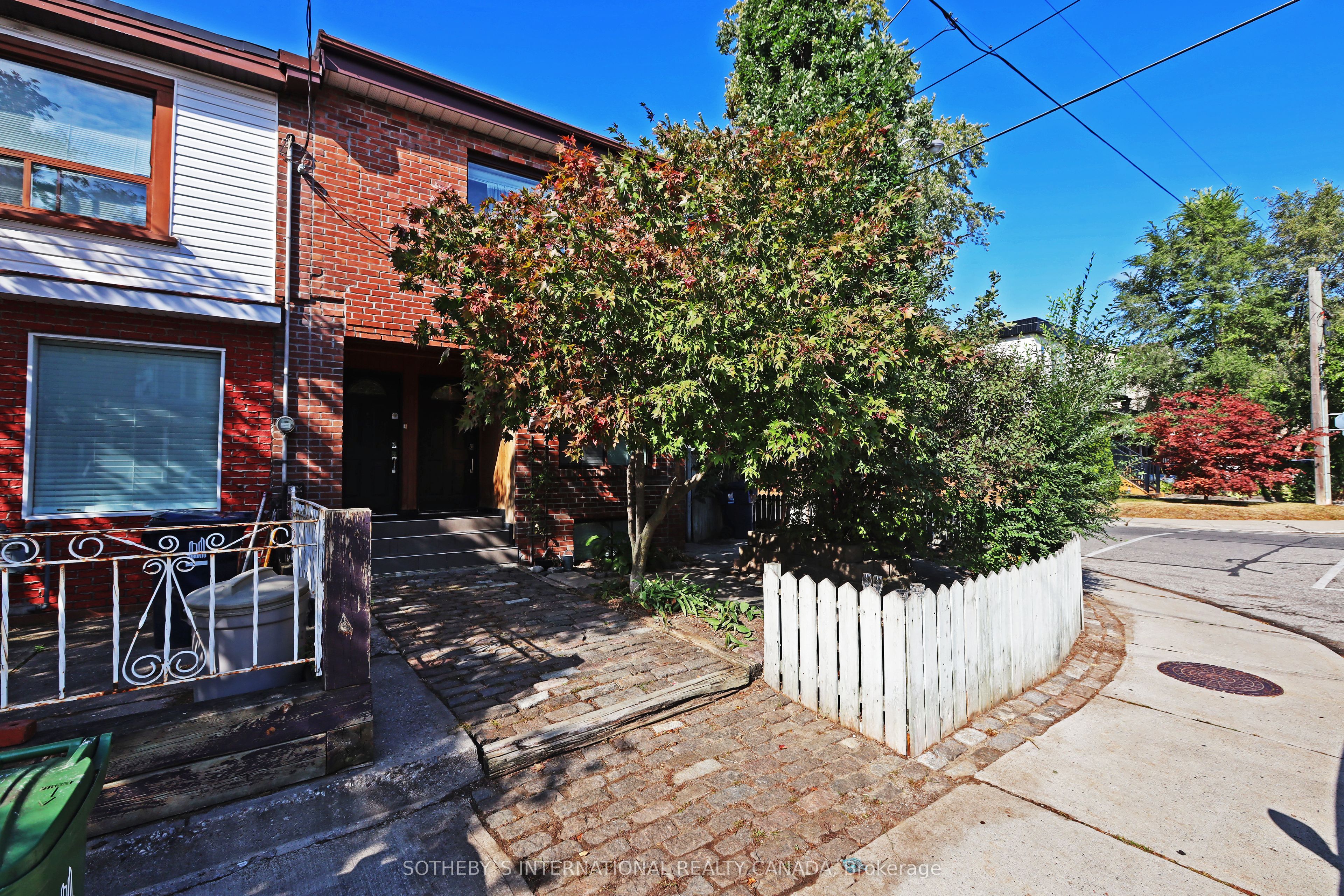 212 Glebemount Avenue Lower, Toronto, On M4c 3t1