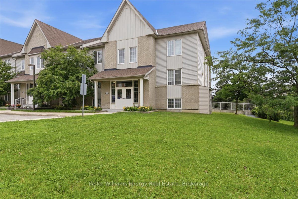 56 Petra Way 1, Whitby, On L1r 0a4