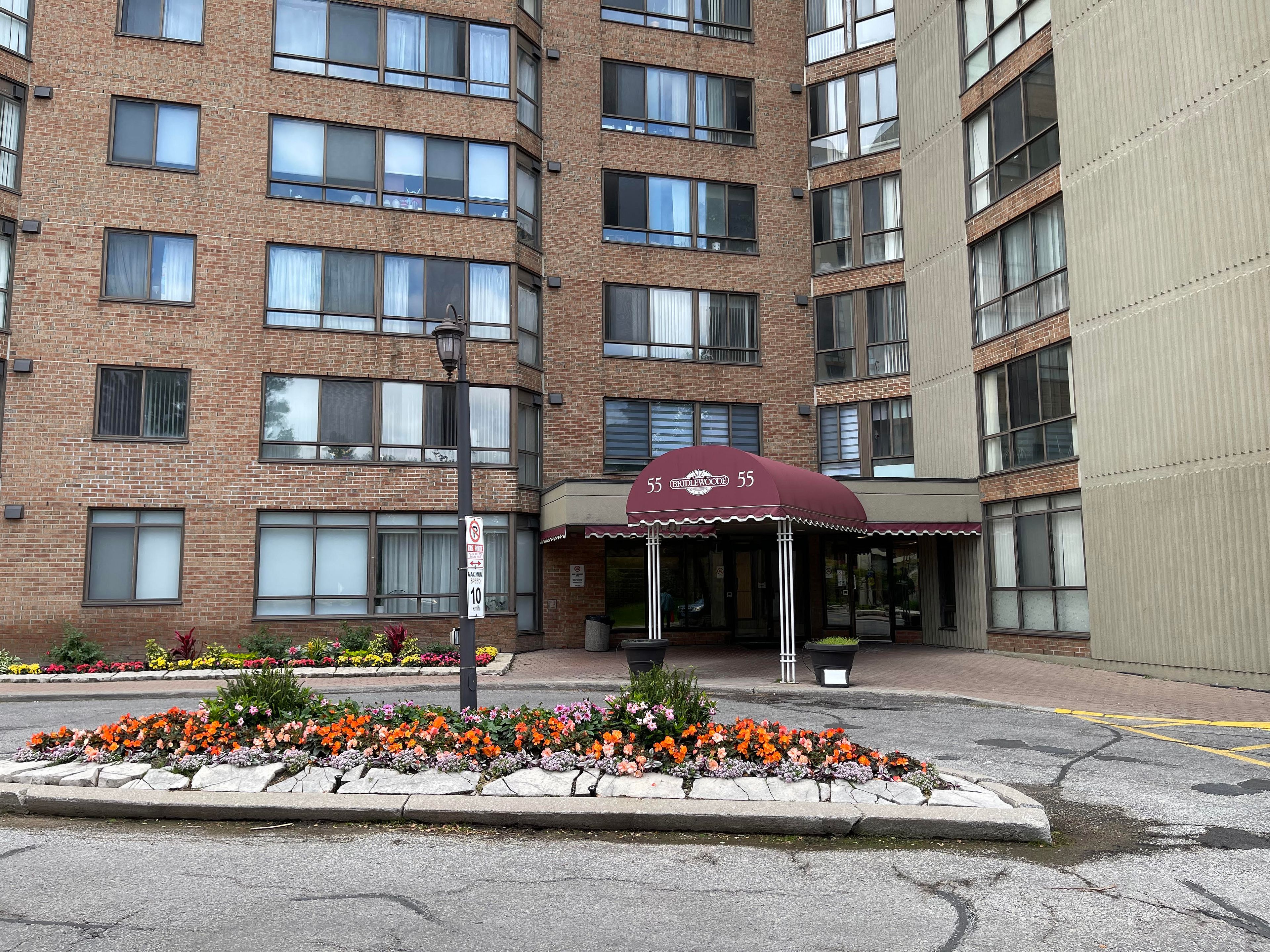 55 Bamburgh Circle 114, Toronto, On M1w 3v4