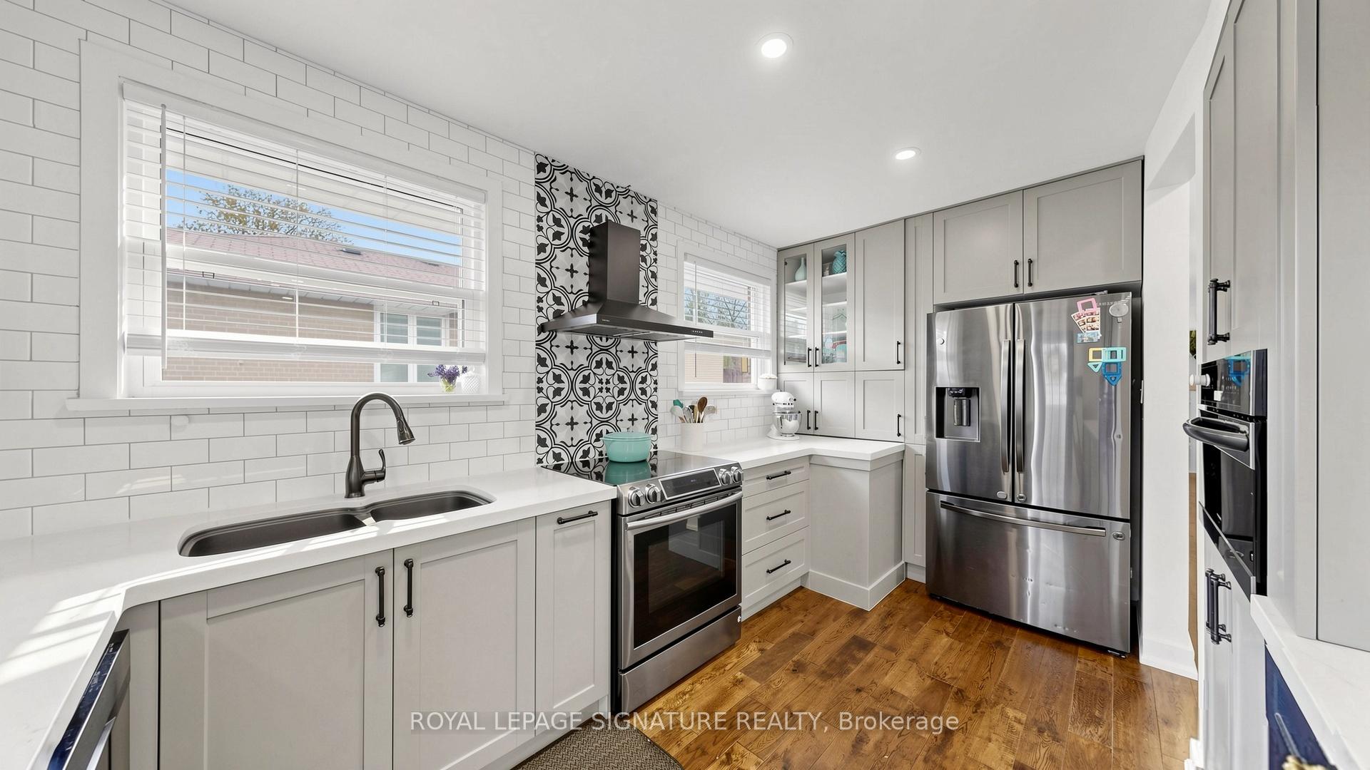 33 Neapolitan Drive, Toronto, On M1p 4b2