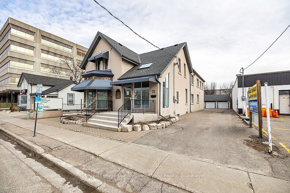 71 Albert Street, Oshawa, On L1h 4r1