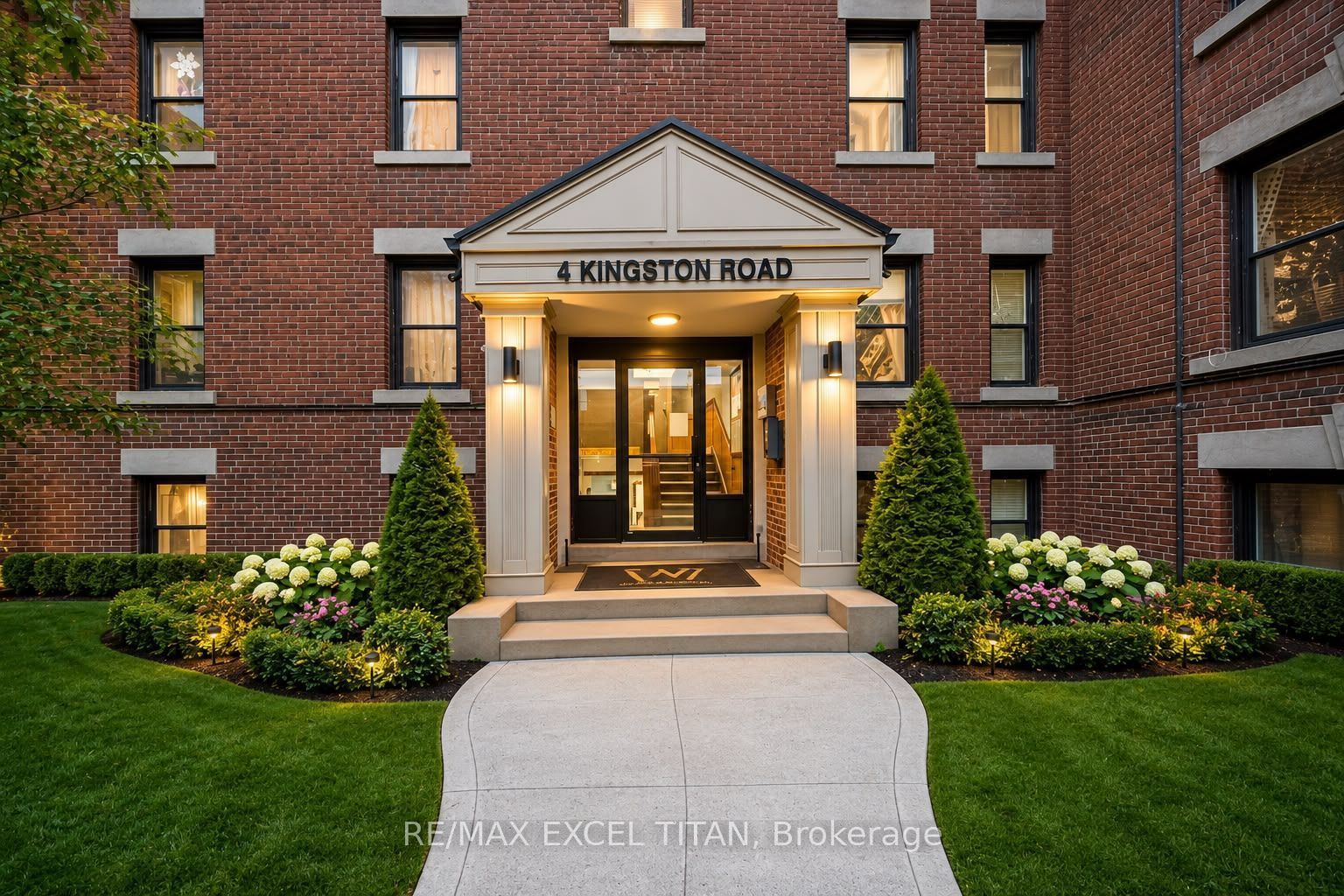 4 Kingston Road 43, Toronto, On M4l 2s4