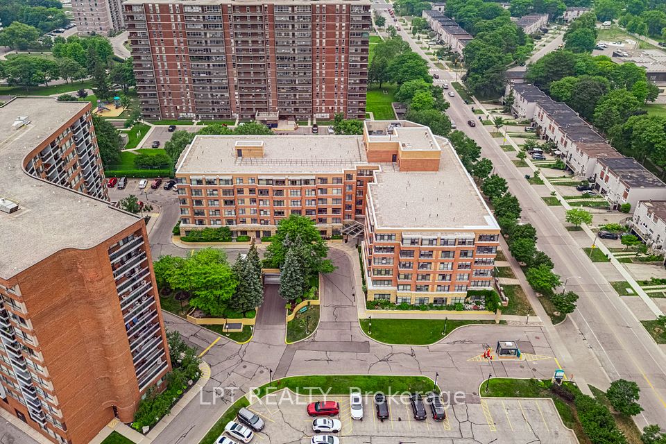 115 Bonis Avenue 216, Toronto, On M1t 3s4