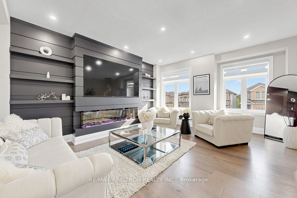 1274 Aquarius Trail, Pickering, On L1x 0l9