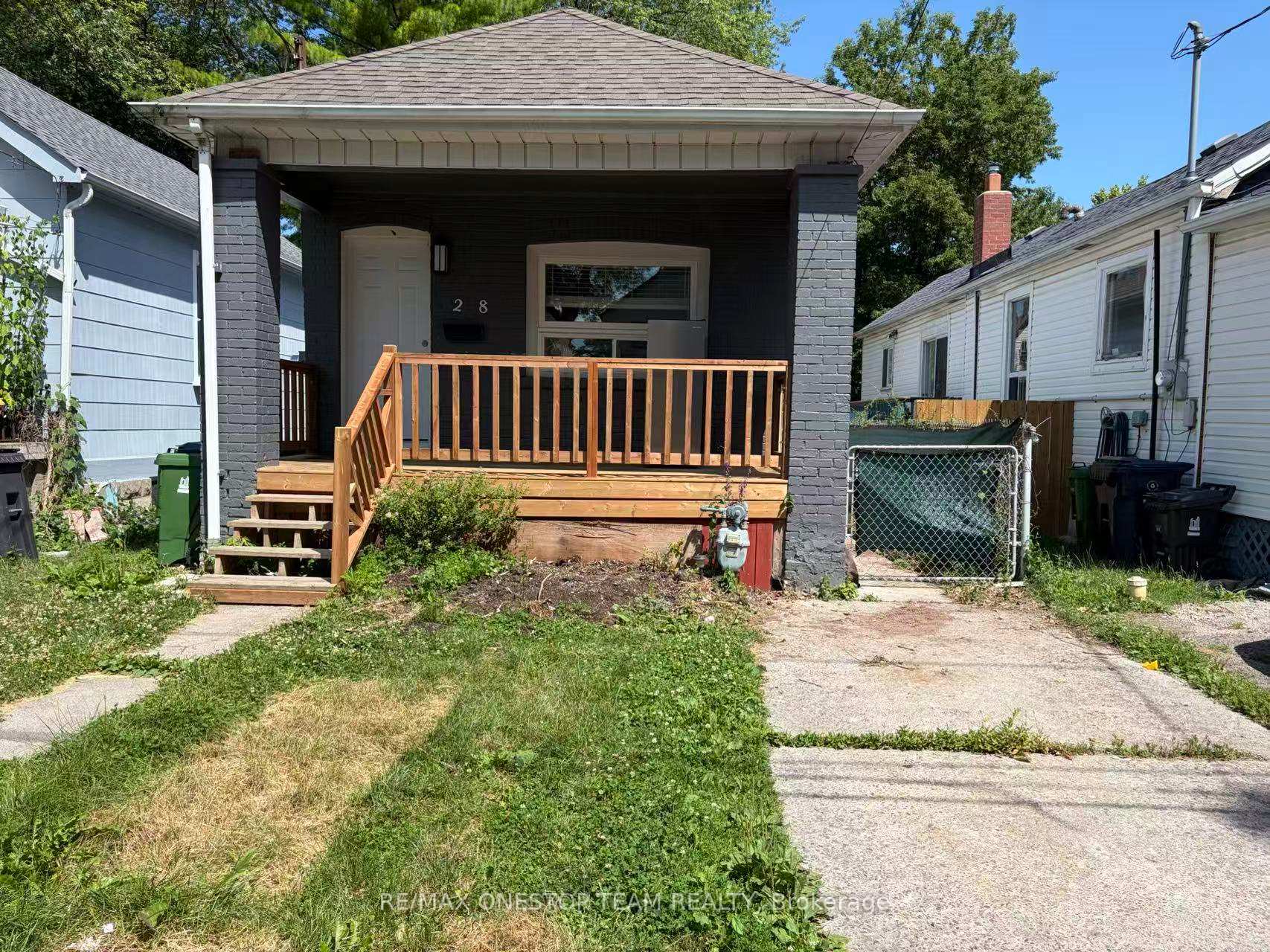 28 Cambrai Avenue, Toronto, On M4c 2p6