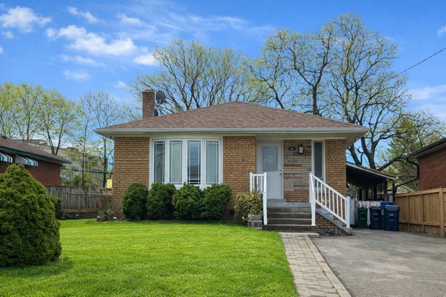 27 Safari Street (Main), Toronto, On M1k 3r1