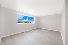 1352 Kennedy Road A, Toronto, On M1p 2l7
