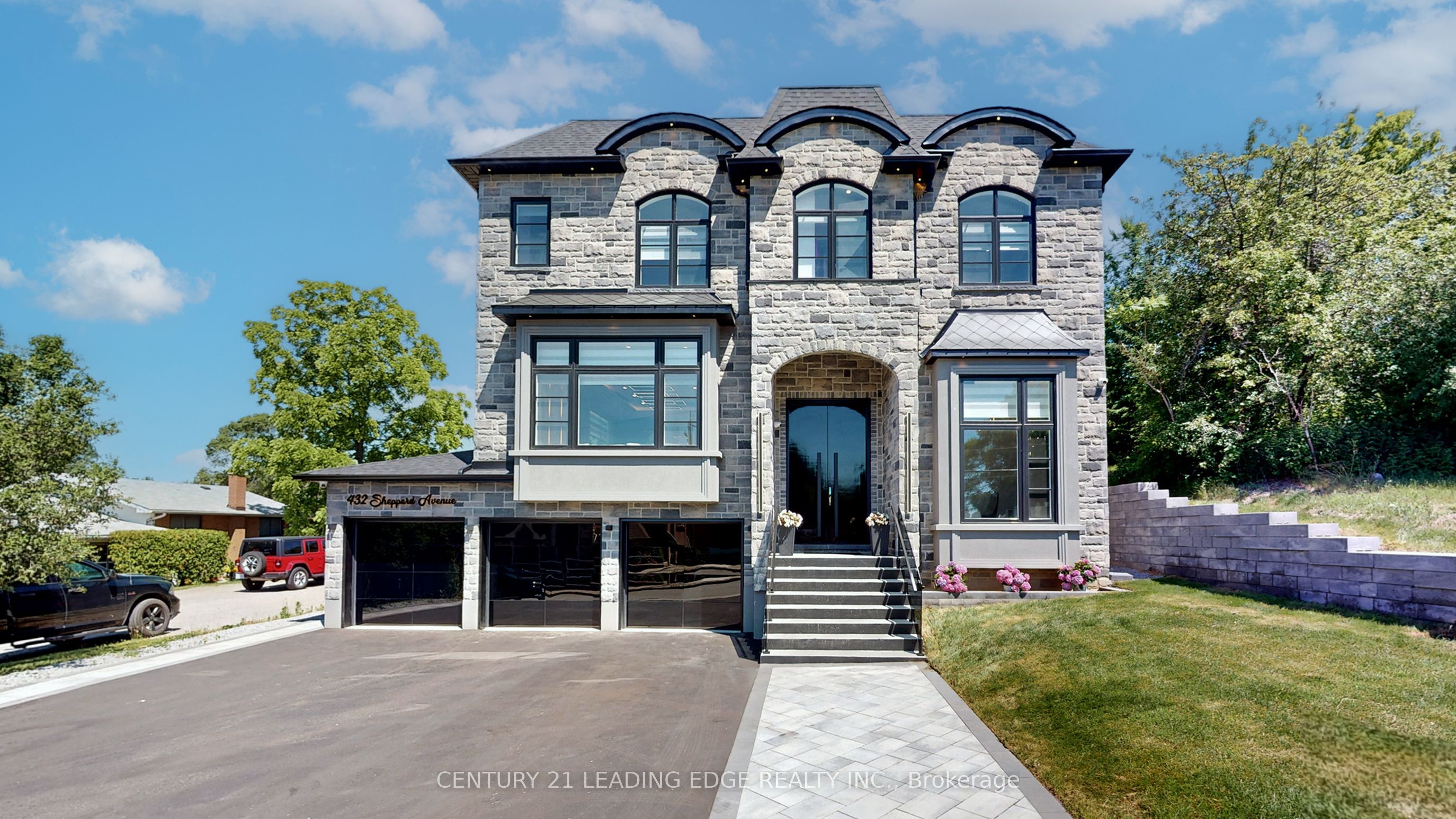 432 Sheppard Avenue, Pickering, On L1v 1e5