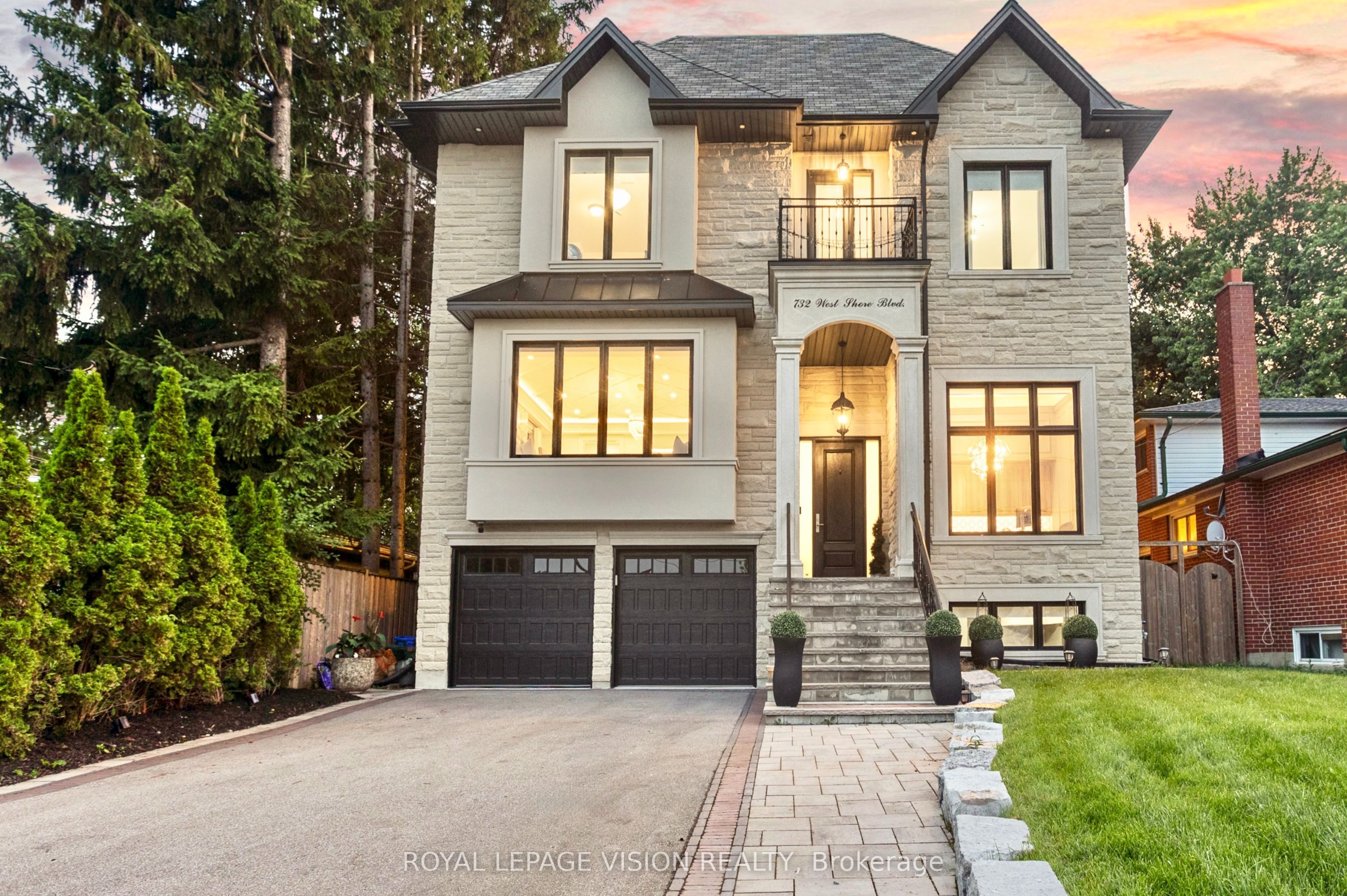 732 W Shore Boulevard, Pickering, On L1w 2v1