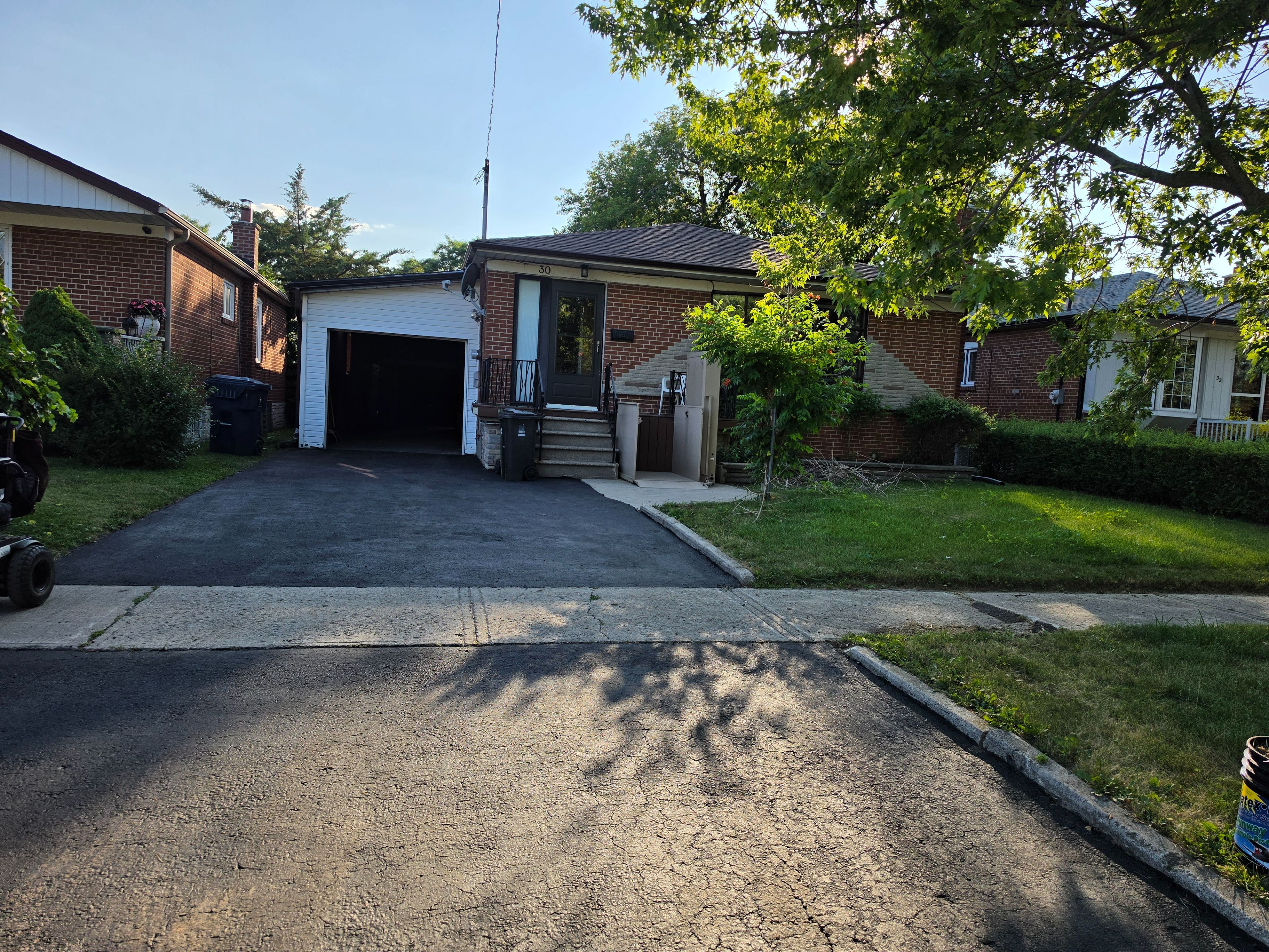 30 Beacon Road, Toronto, On M1p 1g7