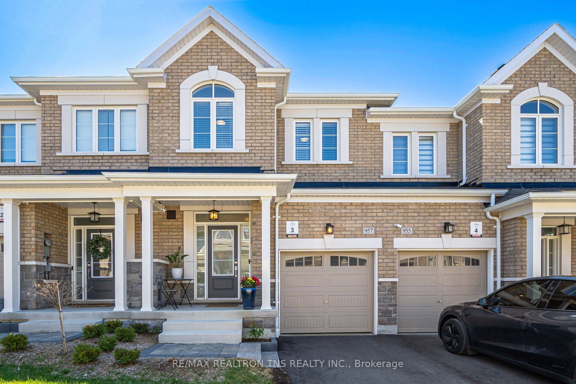 957 Cormorant Path, Pickering, On L1x 0p5