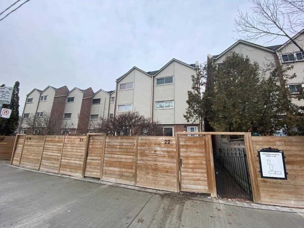 1666 Queen Street E 22, Toronto, On M4l 1g3