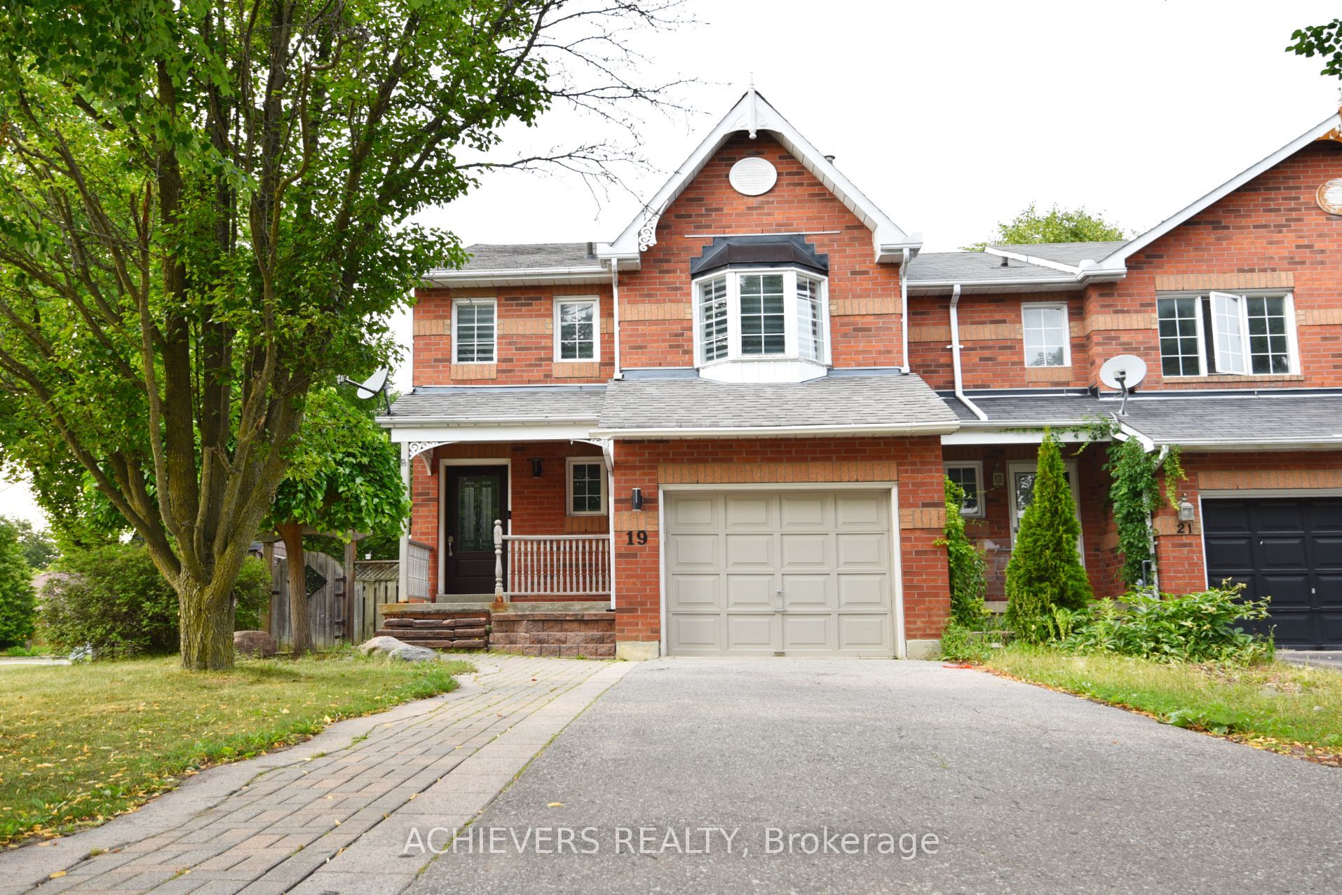 19 Mccullock Crescent, Ajax, On L1t 3x1
