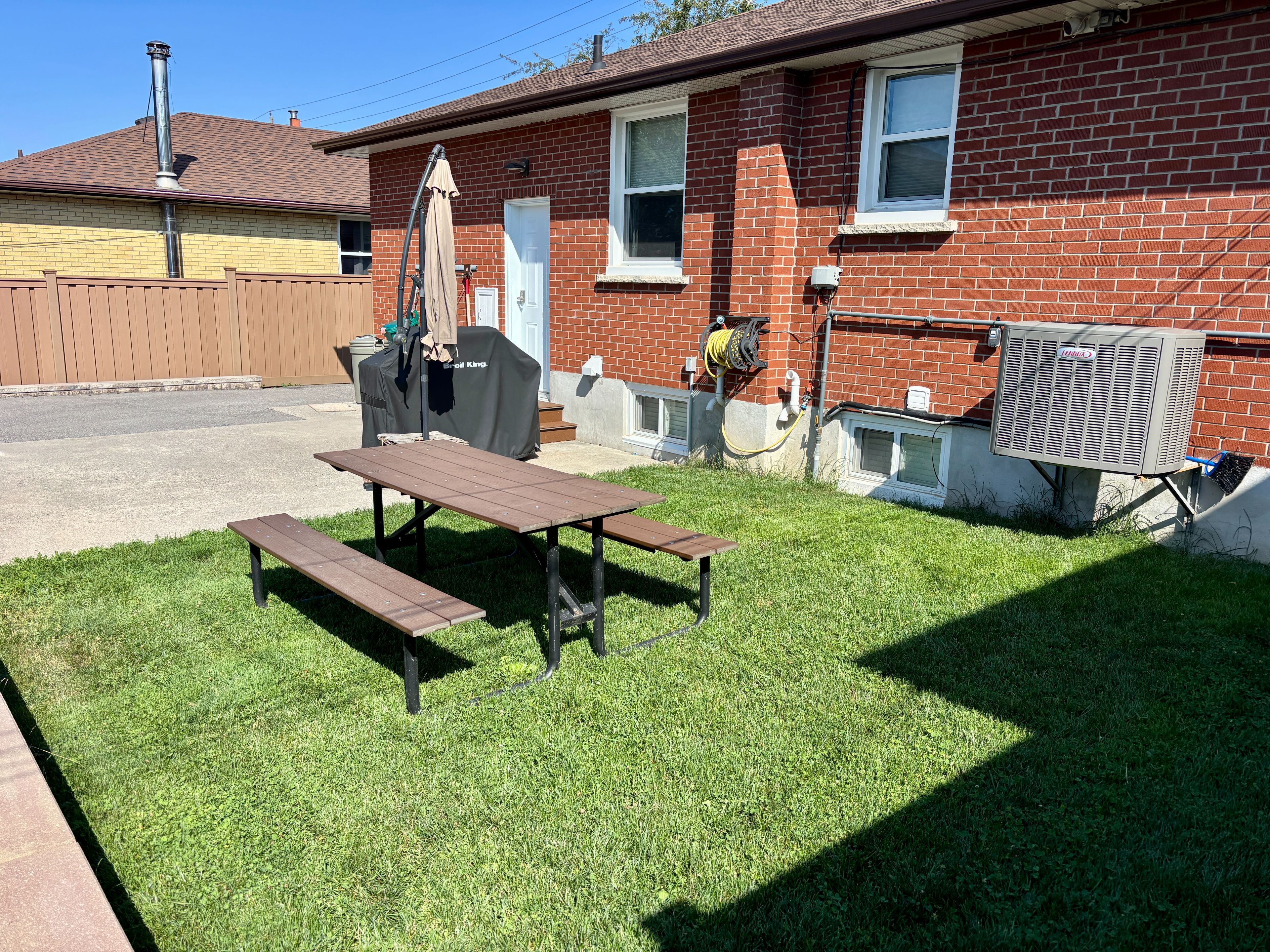 751 Phillip Murray Avenue Unit 2, Oshawa, On L1j 1j2