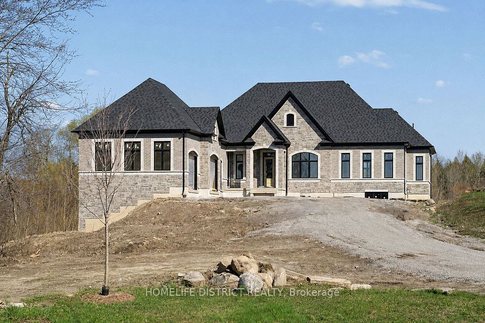 32 Ormiston Street, Clarington, On L0b 1j0