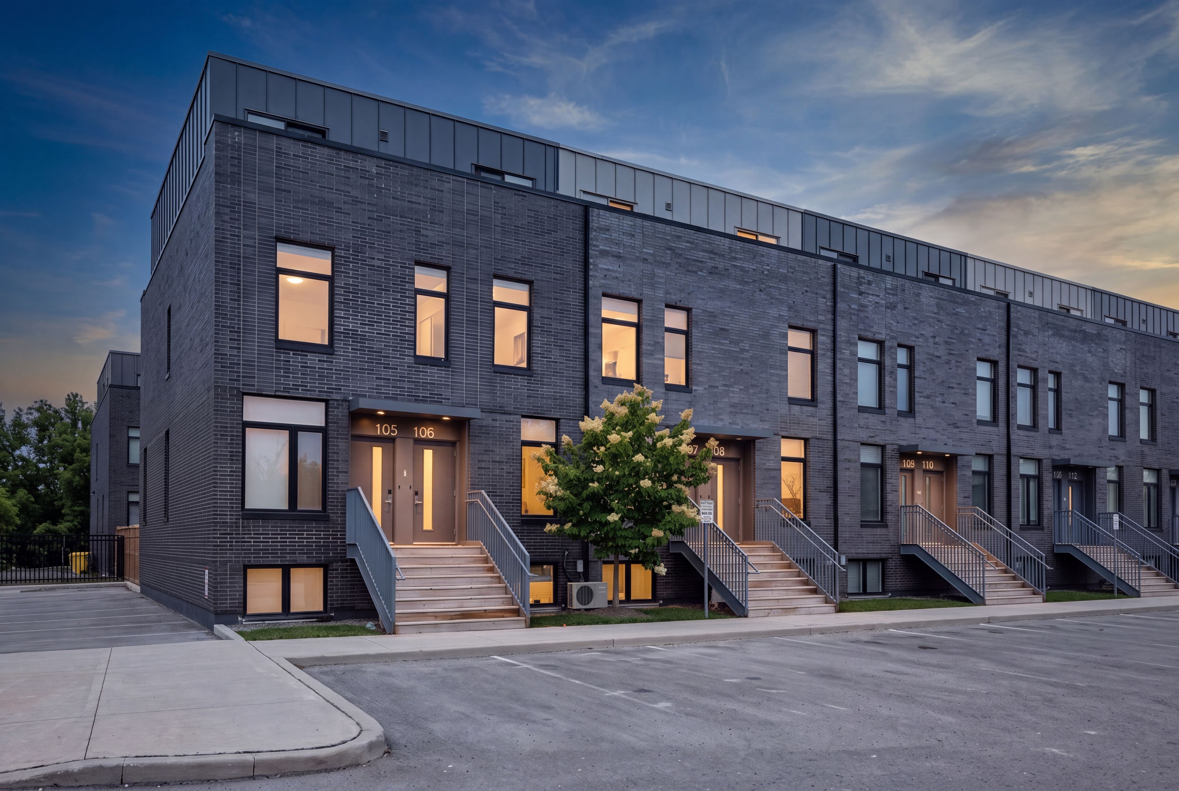 1780 Simcoe Street N 106, Oshawa, On L1g 0c3