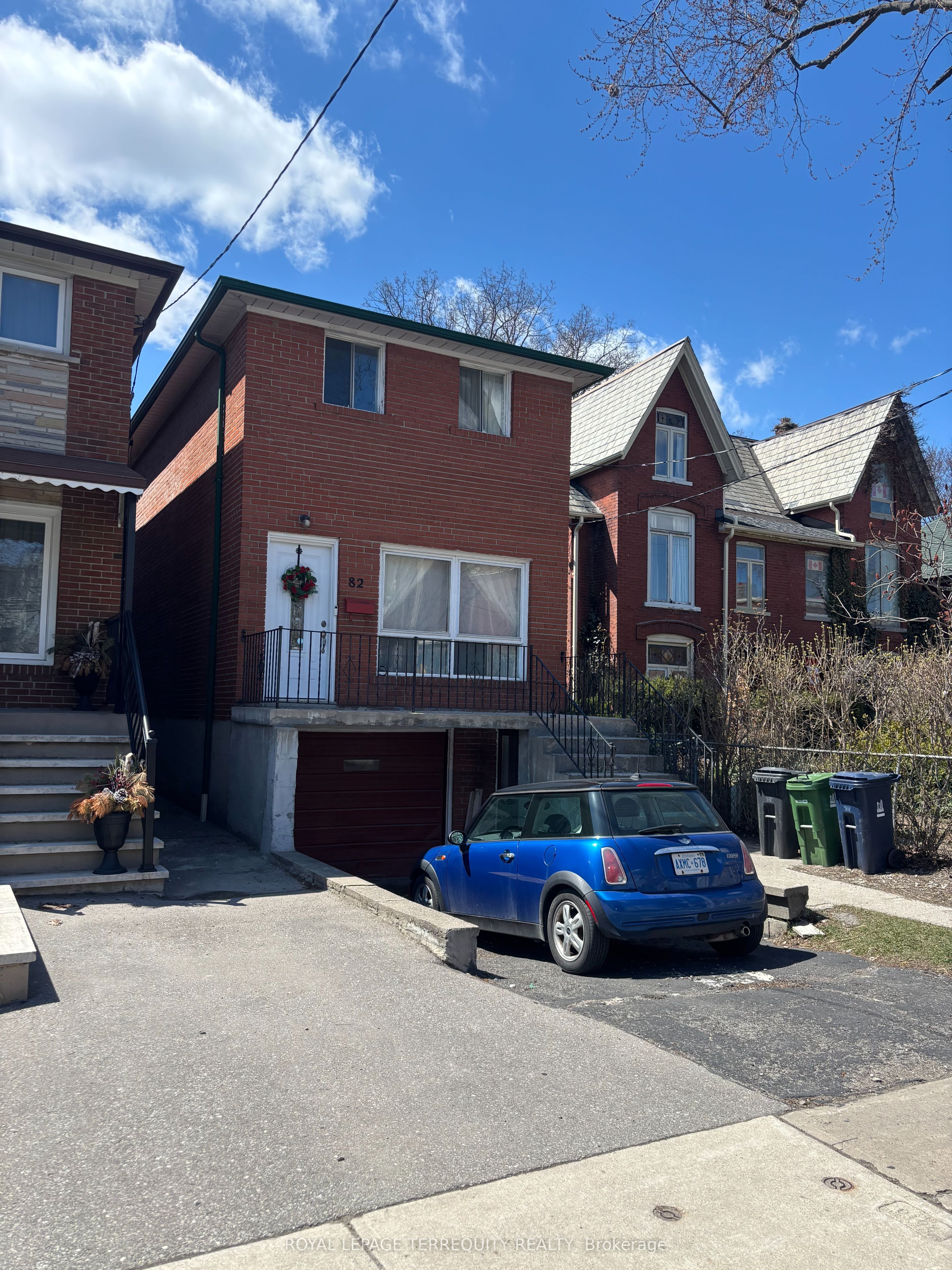 82 Main Street, Toronto, On M4e 2v7