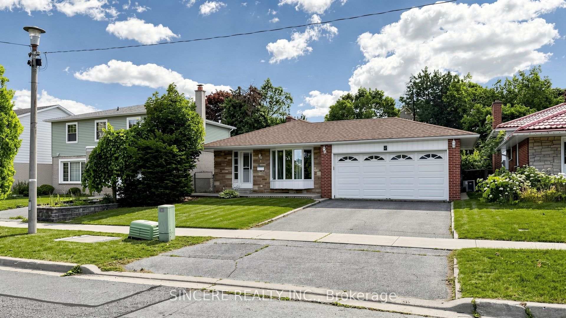 5 Glendower Circuit, Toronto, On M1t 2y9