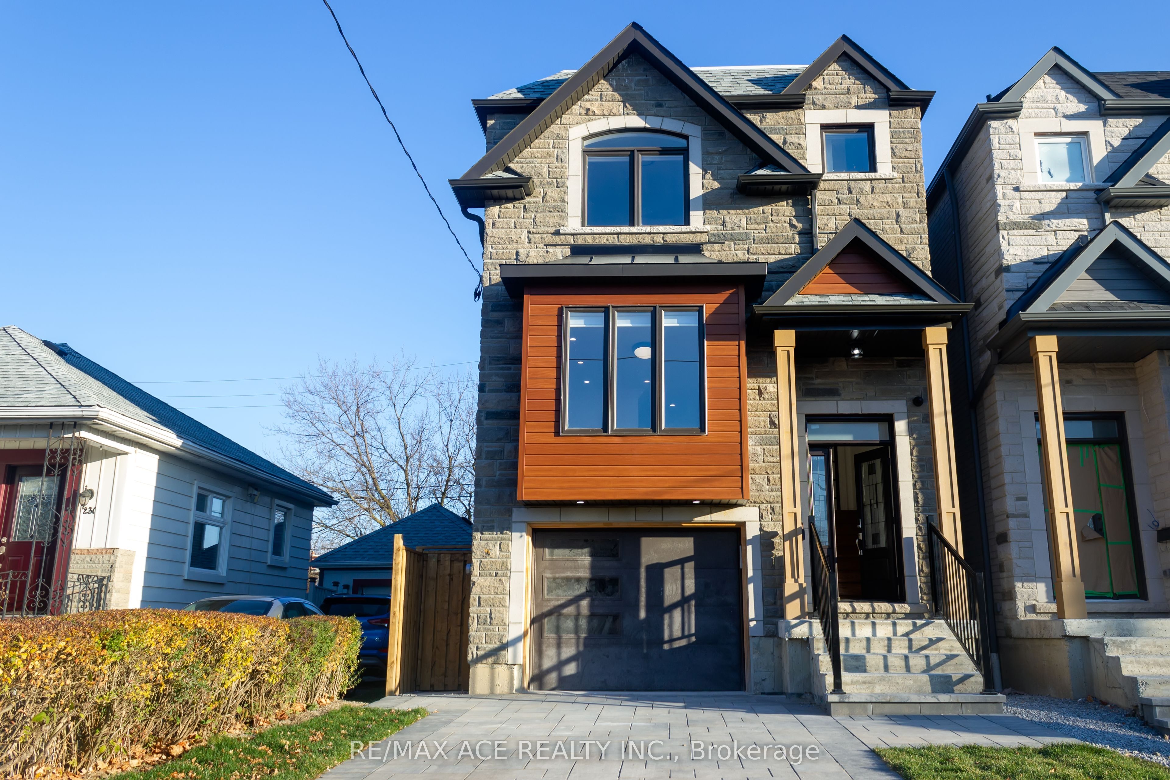 229b Mcintosh Street, Toronto, On M1n 3z2
