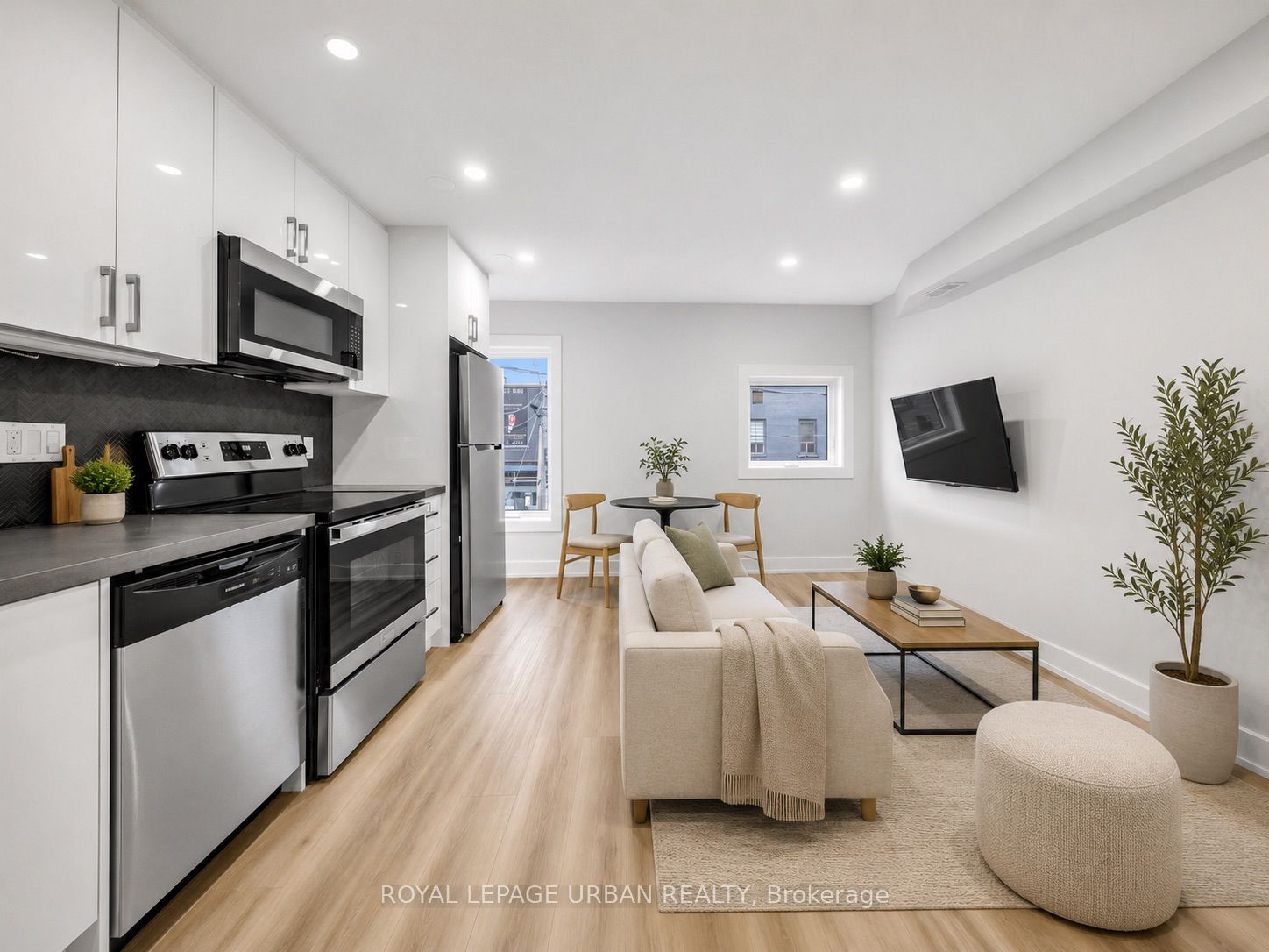 851 Danforth Avenue B, Toronto, On M4j 1l2