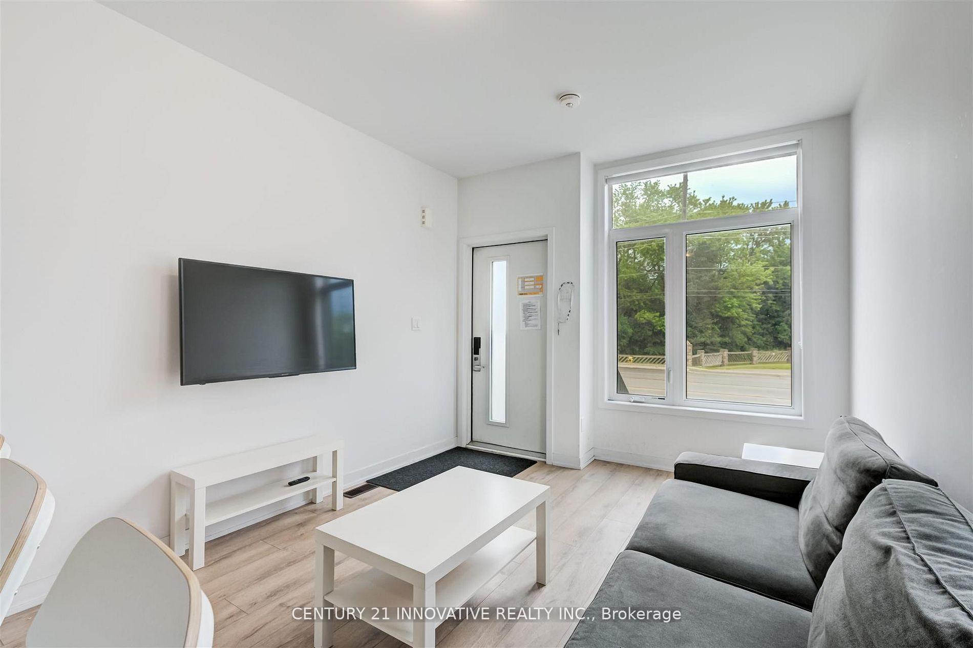 1720 Simcoe Street 16, Oshawa, On L1g 4x9