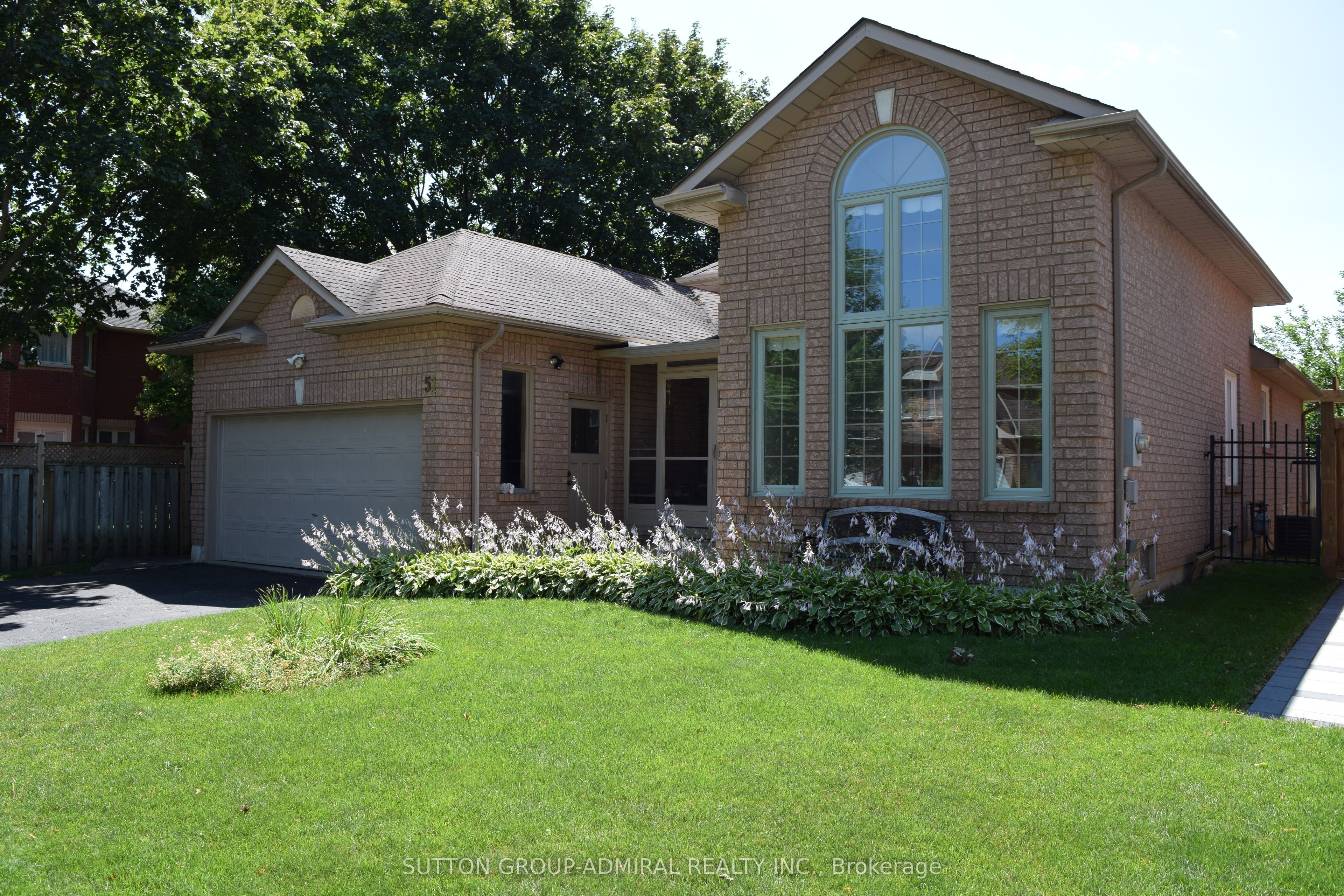 51 Daines Drive, Whitby, On L1r 2e8